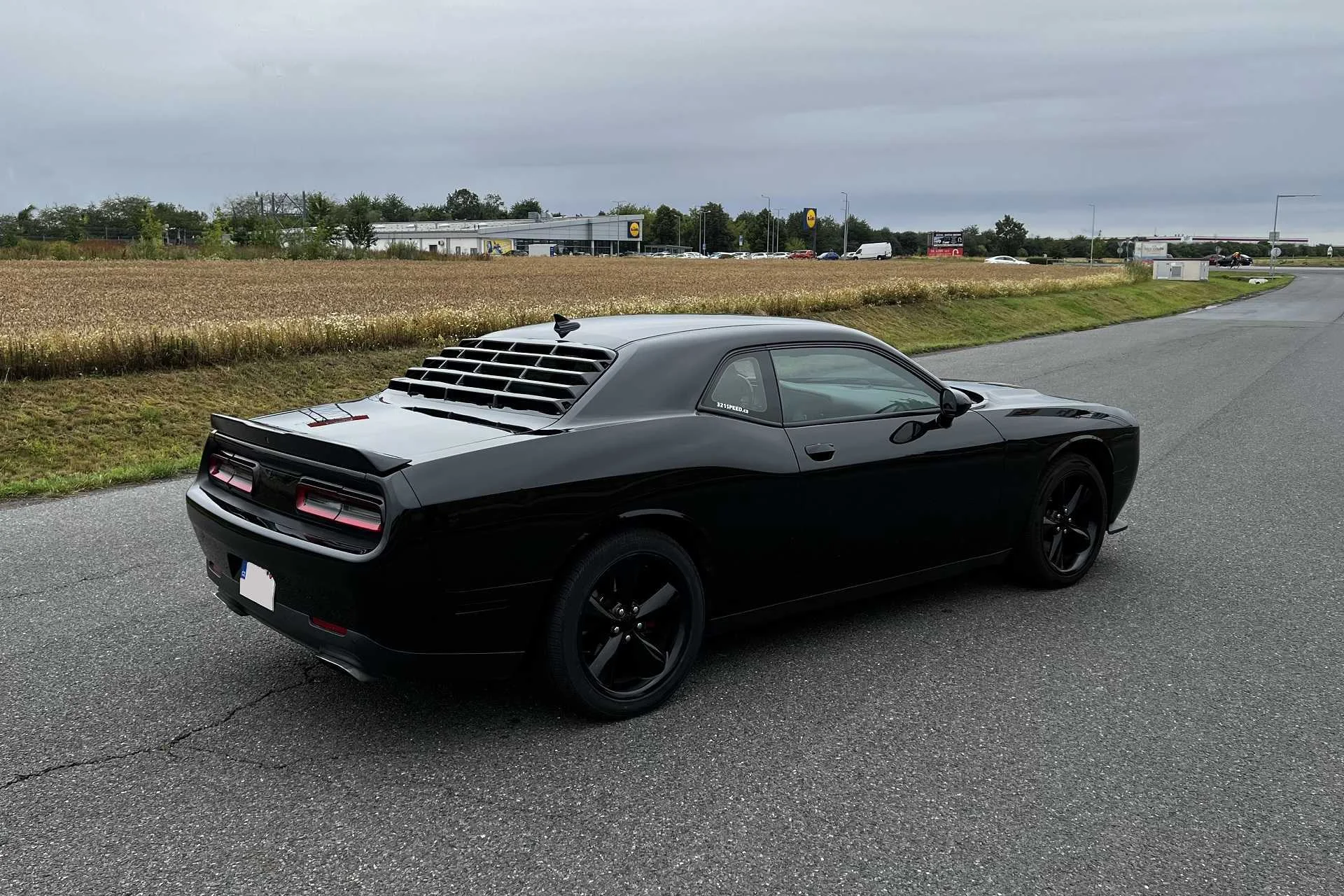 Zapůjčení Dodge Challenger 5.7 V8 HEMI na 12, 24 či 48 hod.