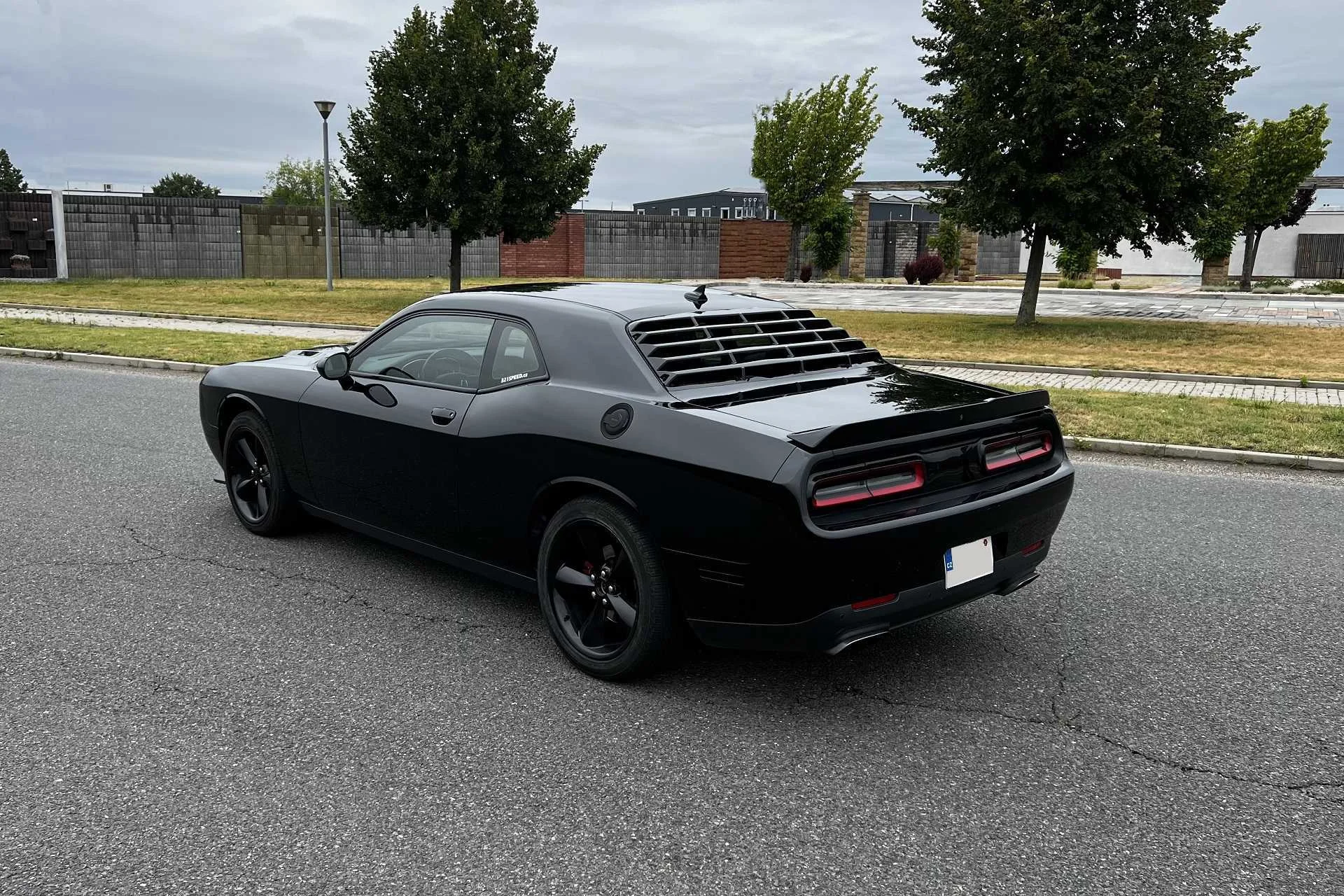 Zapůjčení Dodge Challenger 5.7 V8 HEMI na 12, 24 či 48 hod.