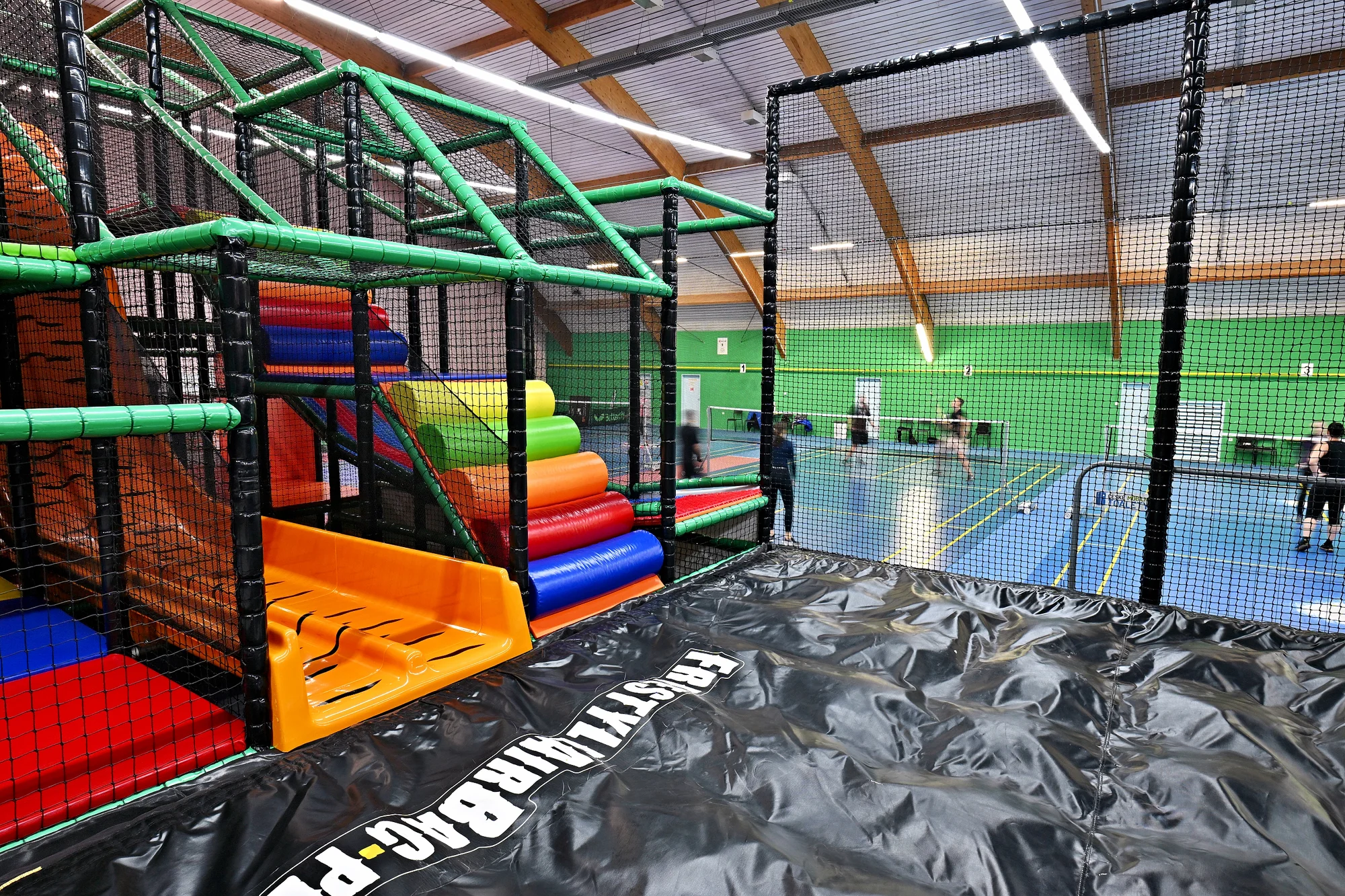 Hodinové i celodenní vstupy do trampolínového centra, zvýhodněná cena pro doprovod