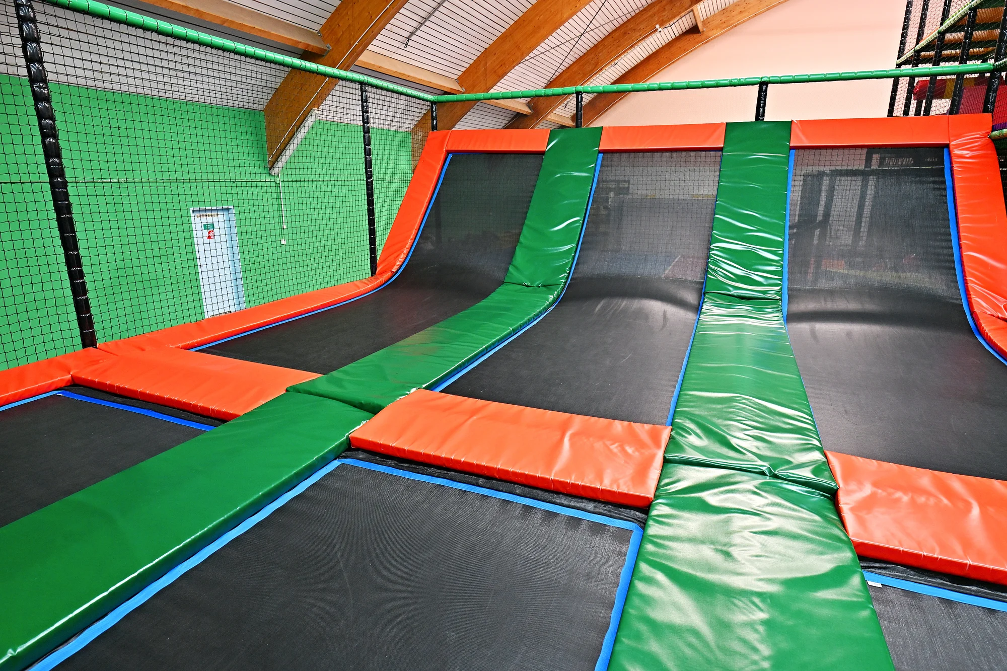 Hodinové i celodenní vstupy do trampolínového centra, zvýhodněná cena pro doprovod