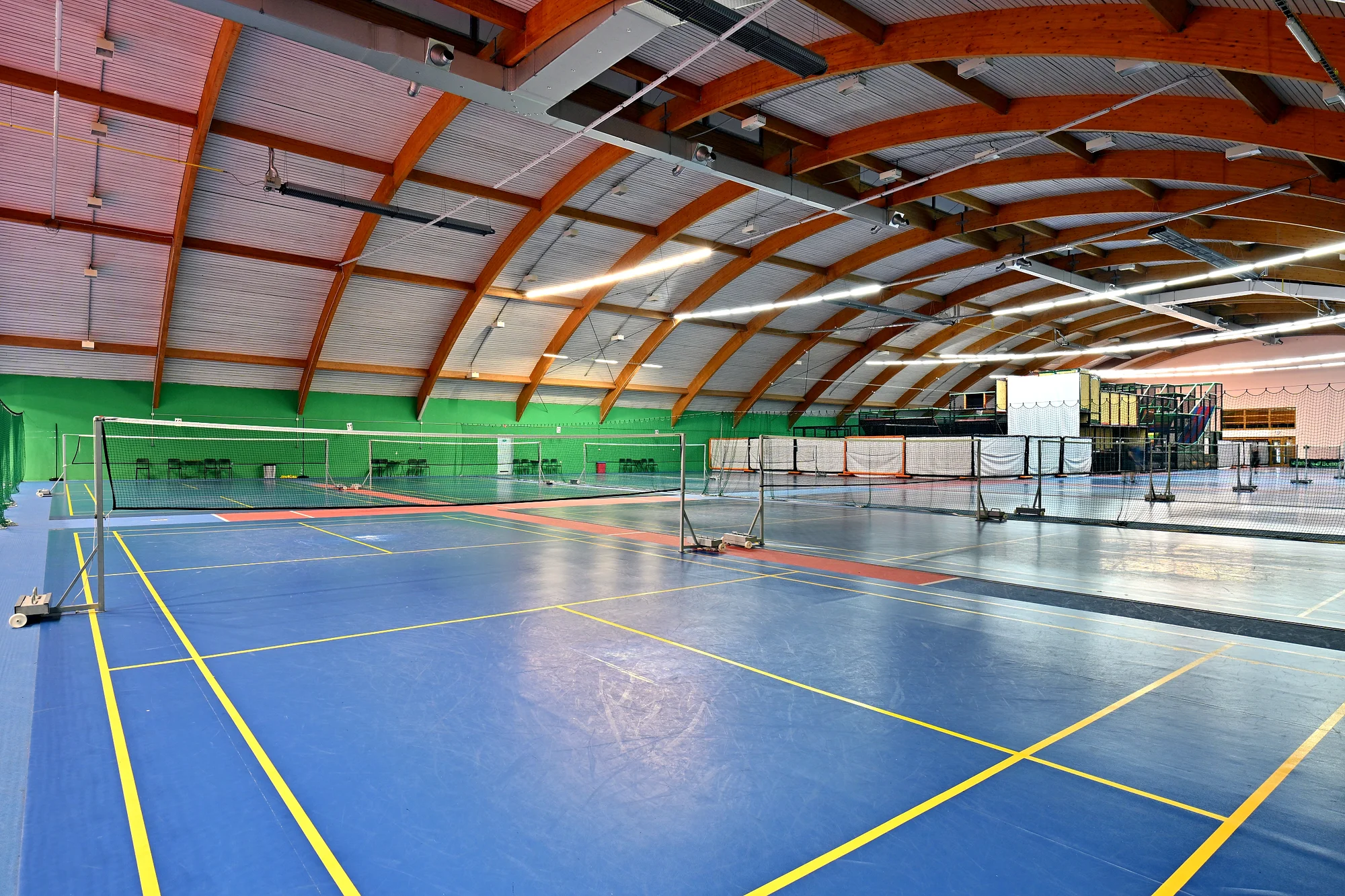 Pronájem sportoviště na 1 hodinu: tenis, badminton i ping-pong v kryté hale