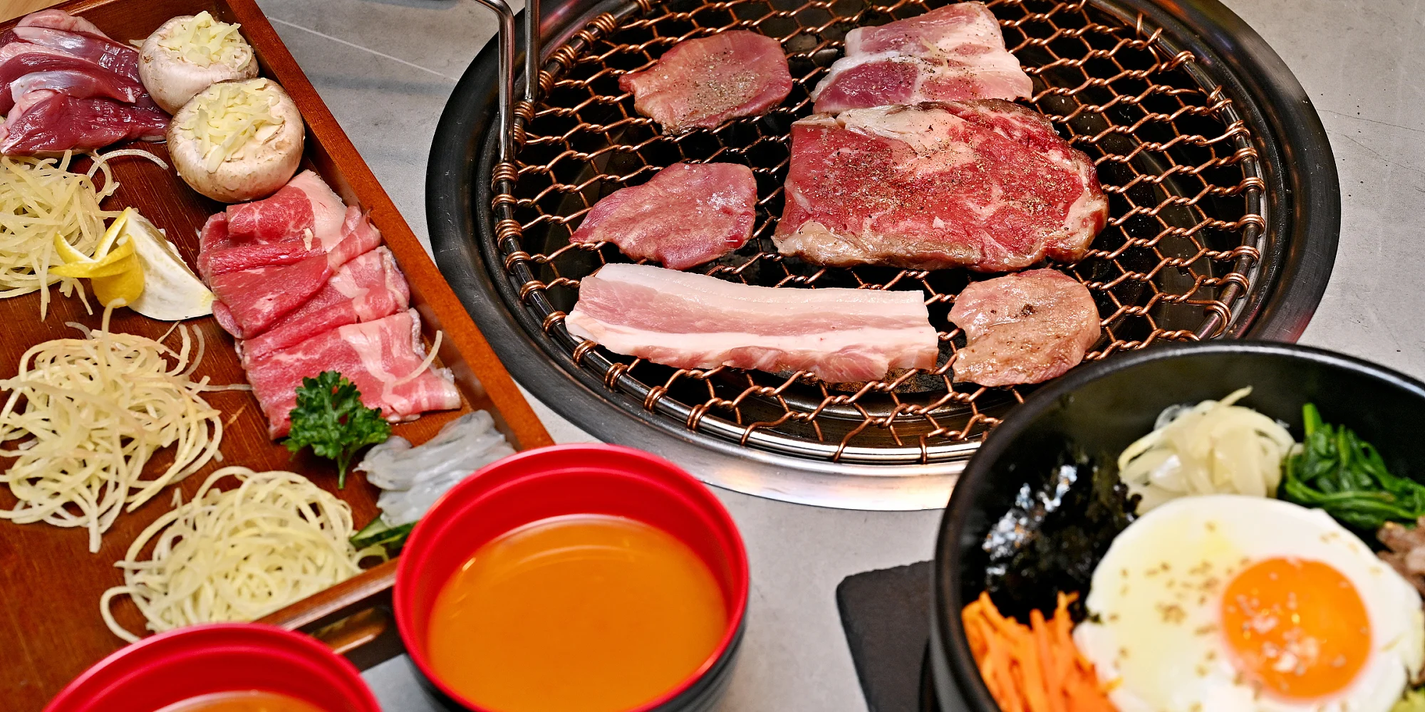 Korejské BBQ: degustační grilování hovězího Wagyu, bůčku, krevet i jehněčího pro 2-4 os.