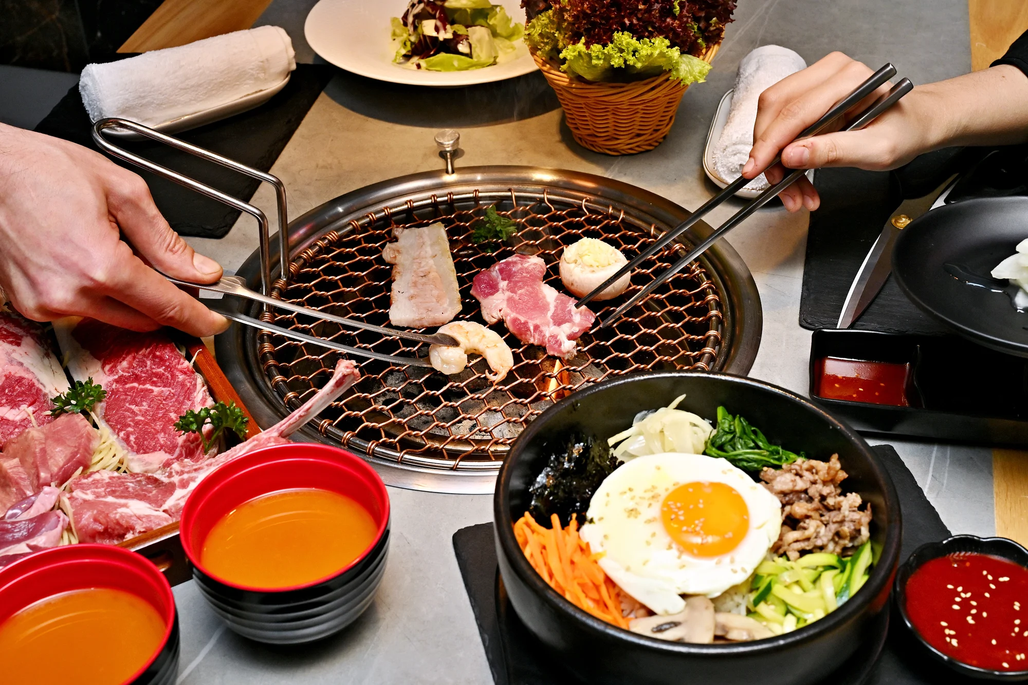 Korejské BBQ: degustační grilování hovězího Wagyu, bůčku, krevet i jehněčího pro 2-4 os.