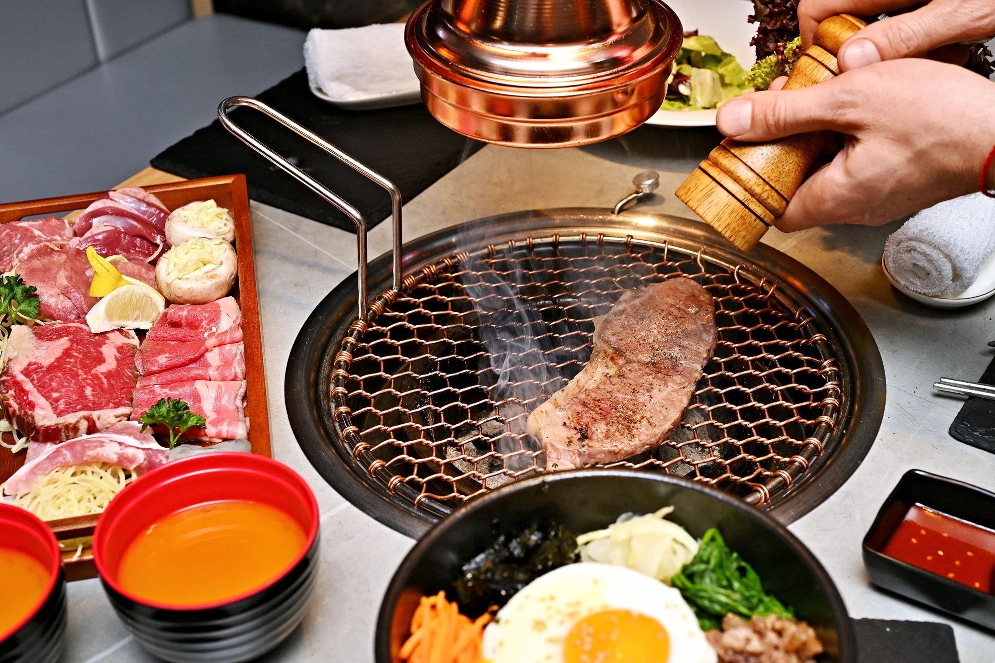 Korejské BBQ: degustační grilování hovězího Wagyu, bůčku, krevet i jehněčího pro 2-4 os.