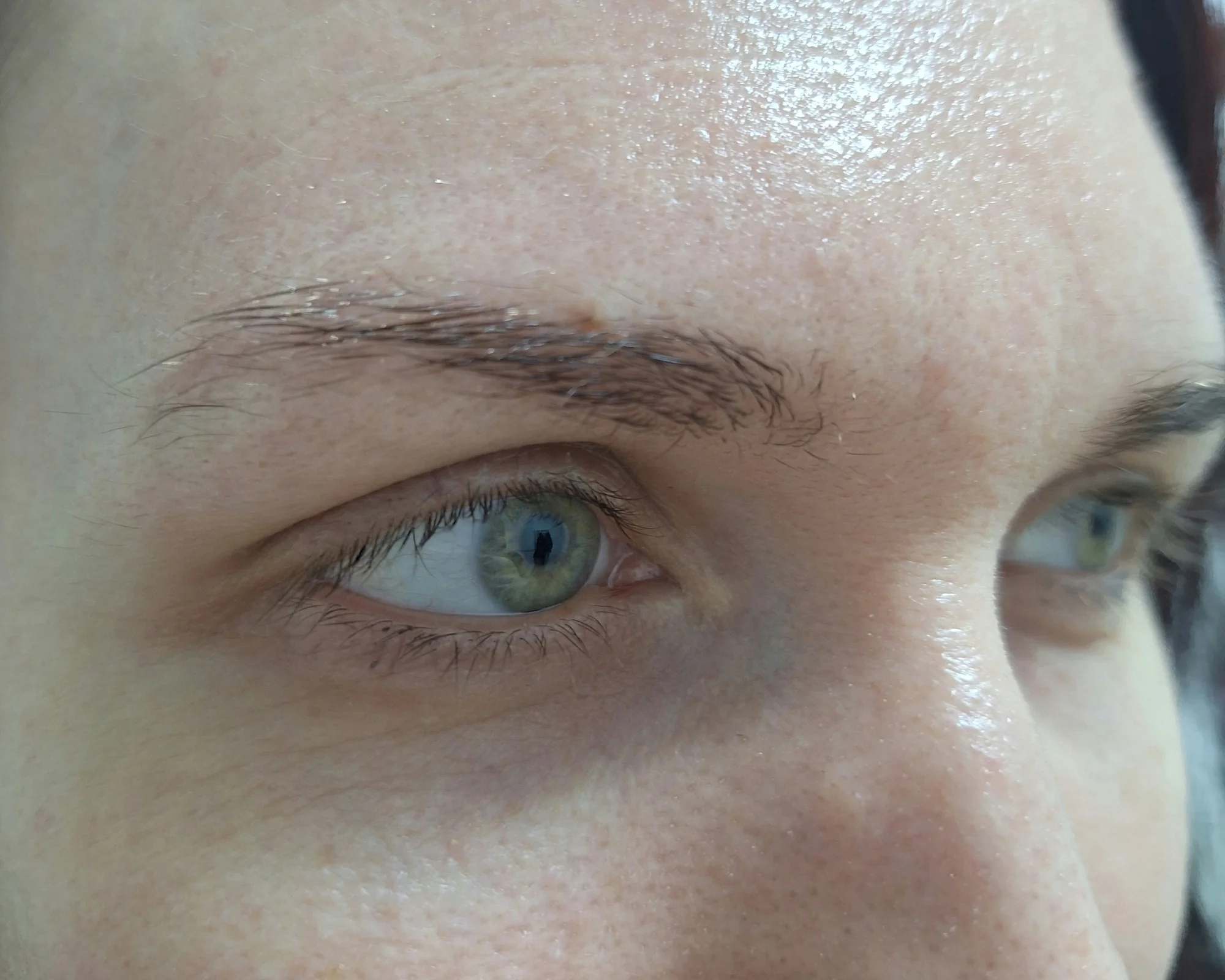 Permanentní make-up dle výběru: pudrové obočí, oční linky i plné rty
