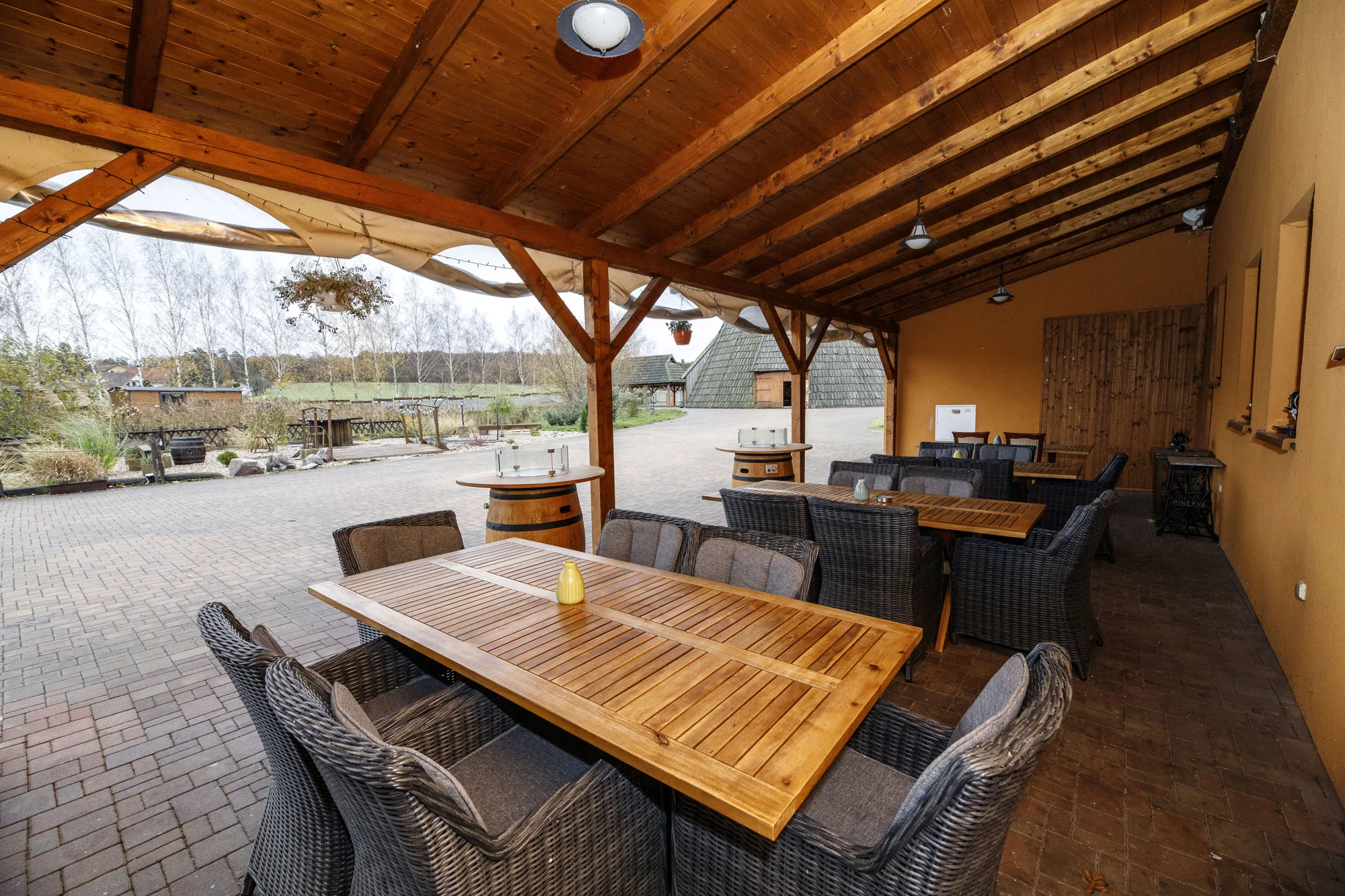 Za romantikou a relaxem: pobyt v resortu Vigvam s polopenzí, wellness i vinnou degustací