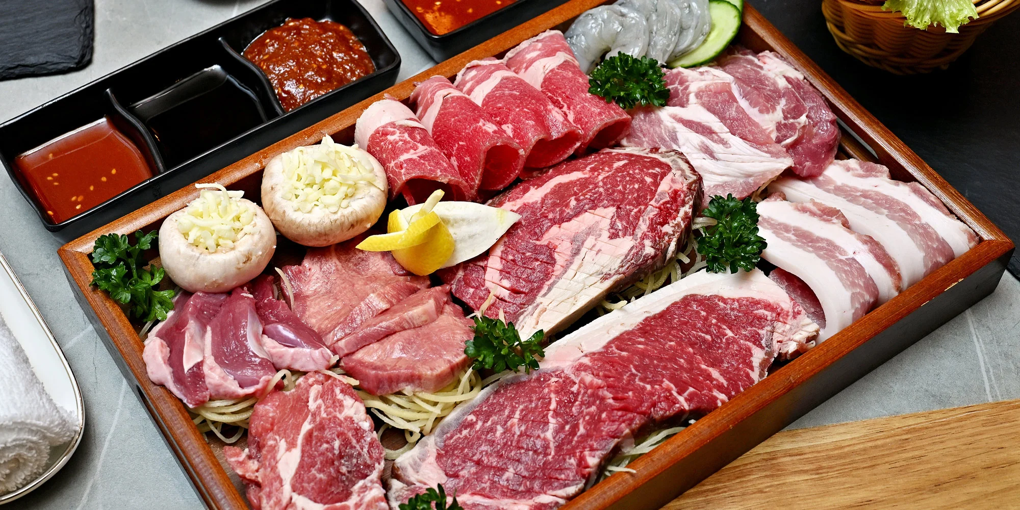 Korejské BBQ: degustační grilování hovězího Wagyu, bůčku, krevet i jehněčího pro 2-4 os.