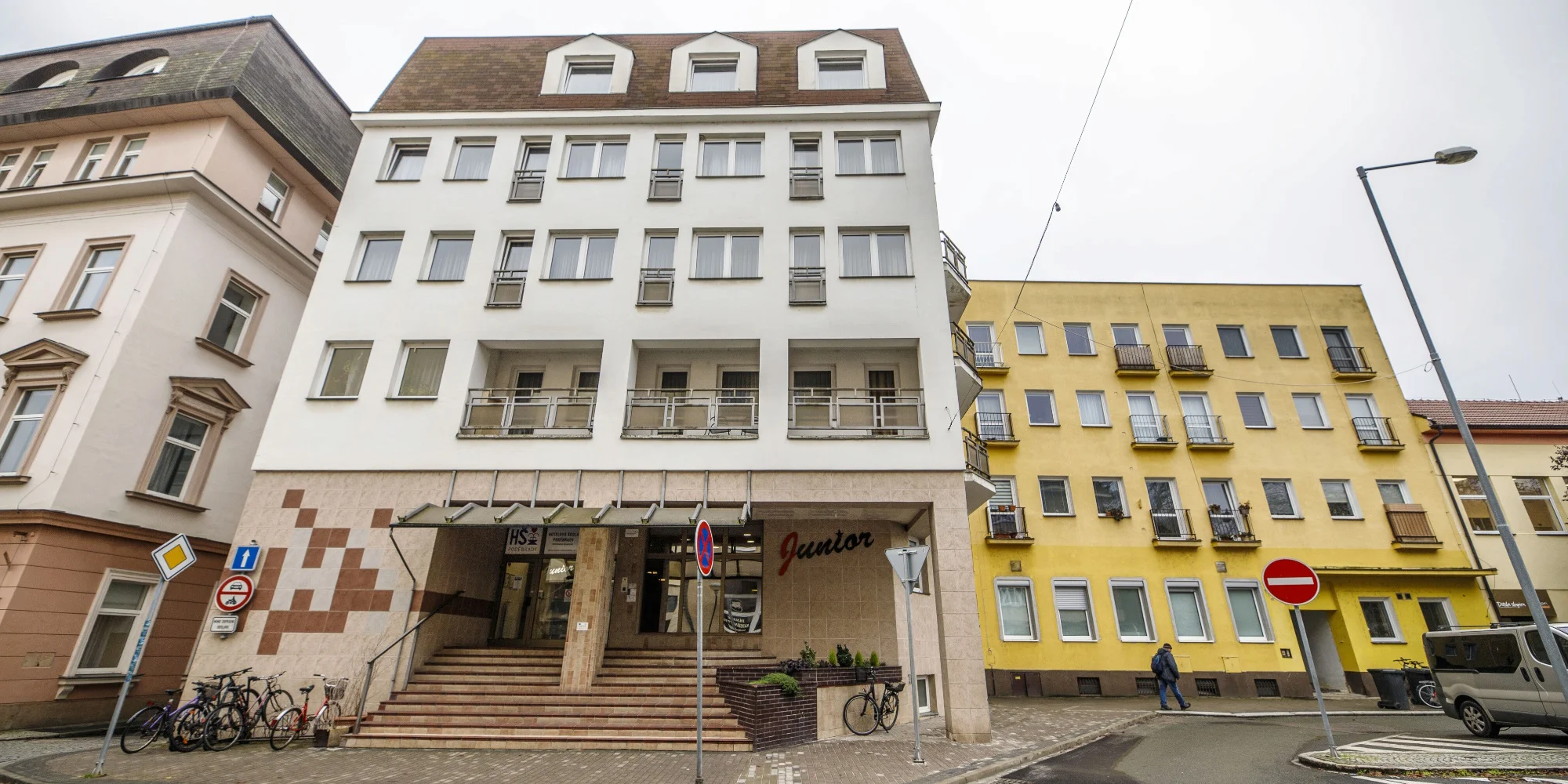 Pohodový pobyt v srdci lázeňského města Poděbrady s polopenzí a vínem