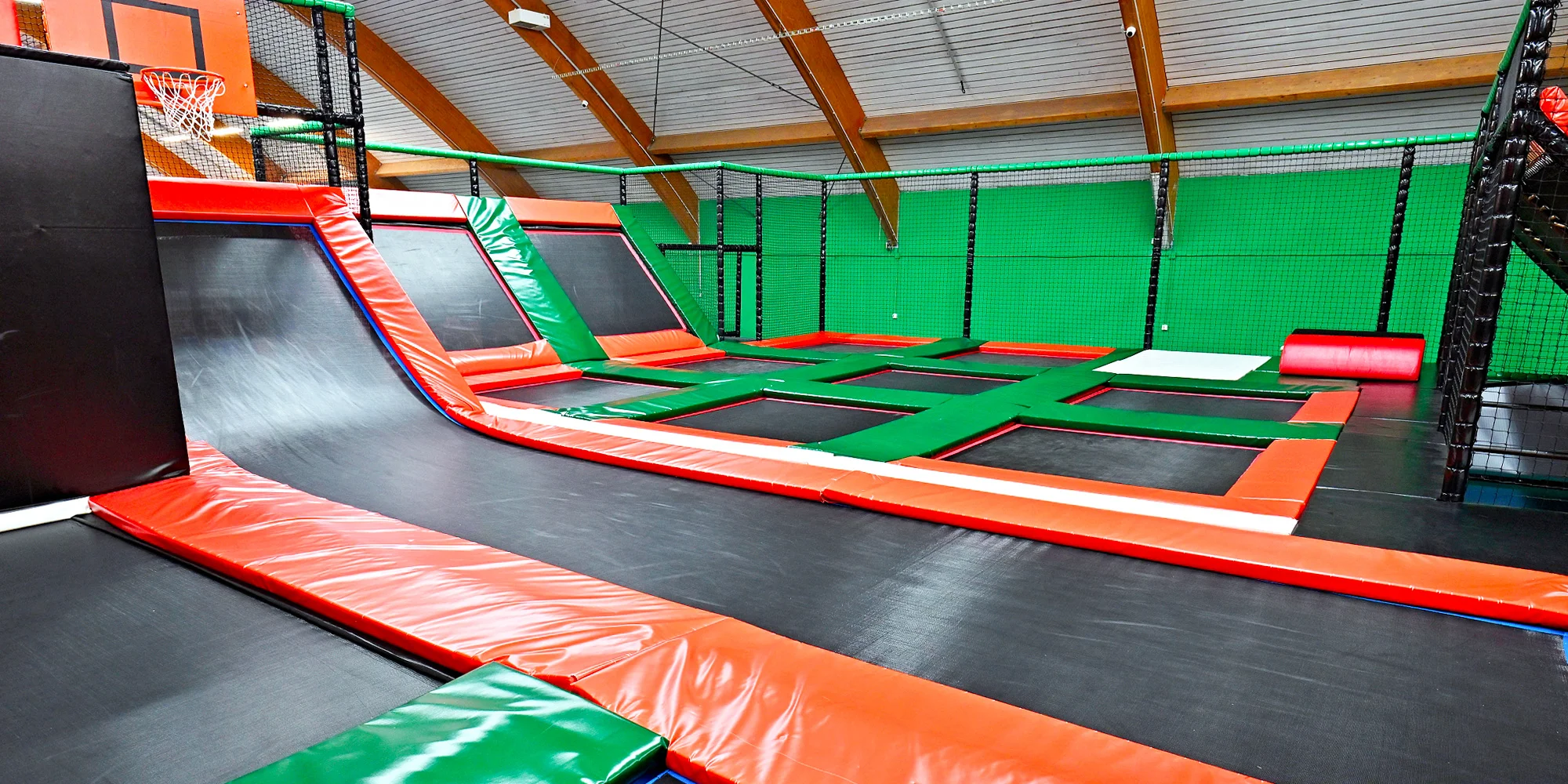 Hodinové i celodenní vstupy do trampolínového centra, zvýhodněná cena pro doprovod