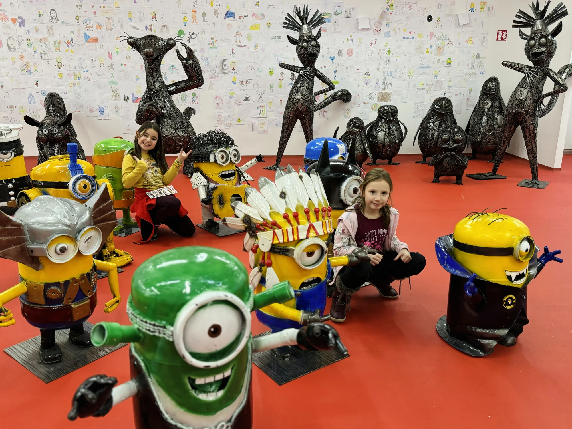 Steel Art Museum na Starém Městě: úžasný svět sci-fi, pohádek, komiksů i luxusních aut