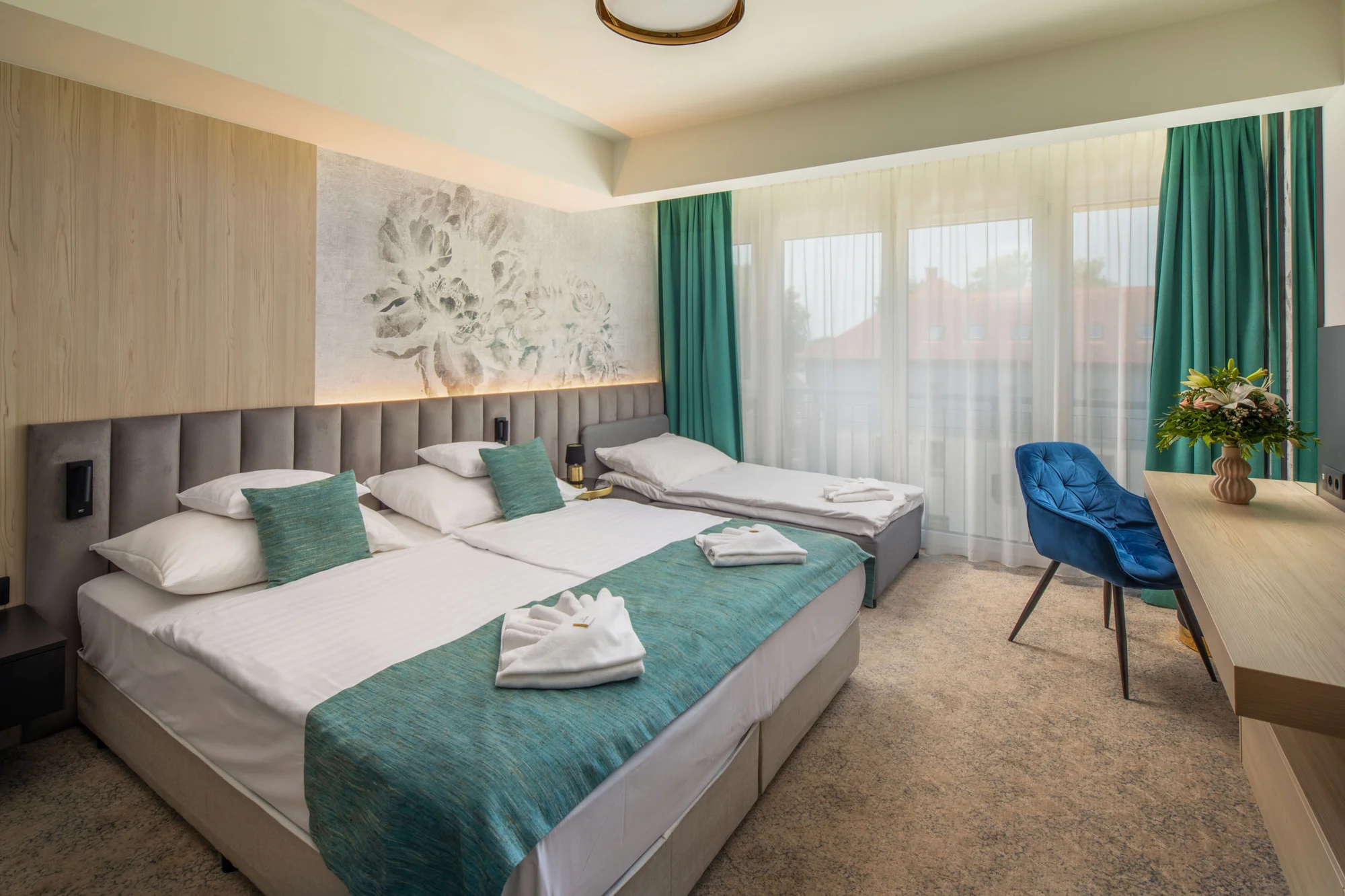 Pobyt ve 4* hotelu jen 150 m od Balatonu: neomezený wellness a polopenze, 2 děti zdarma