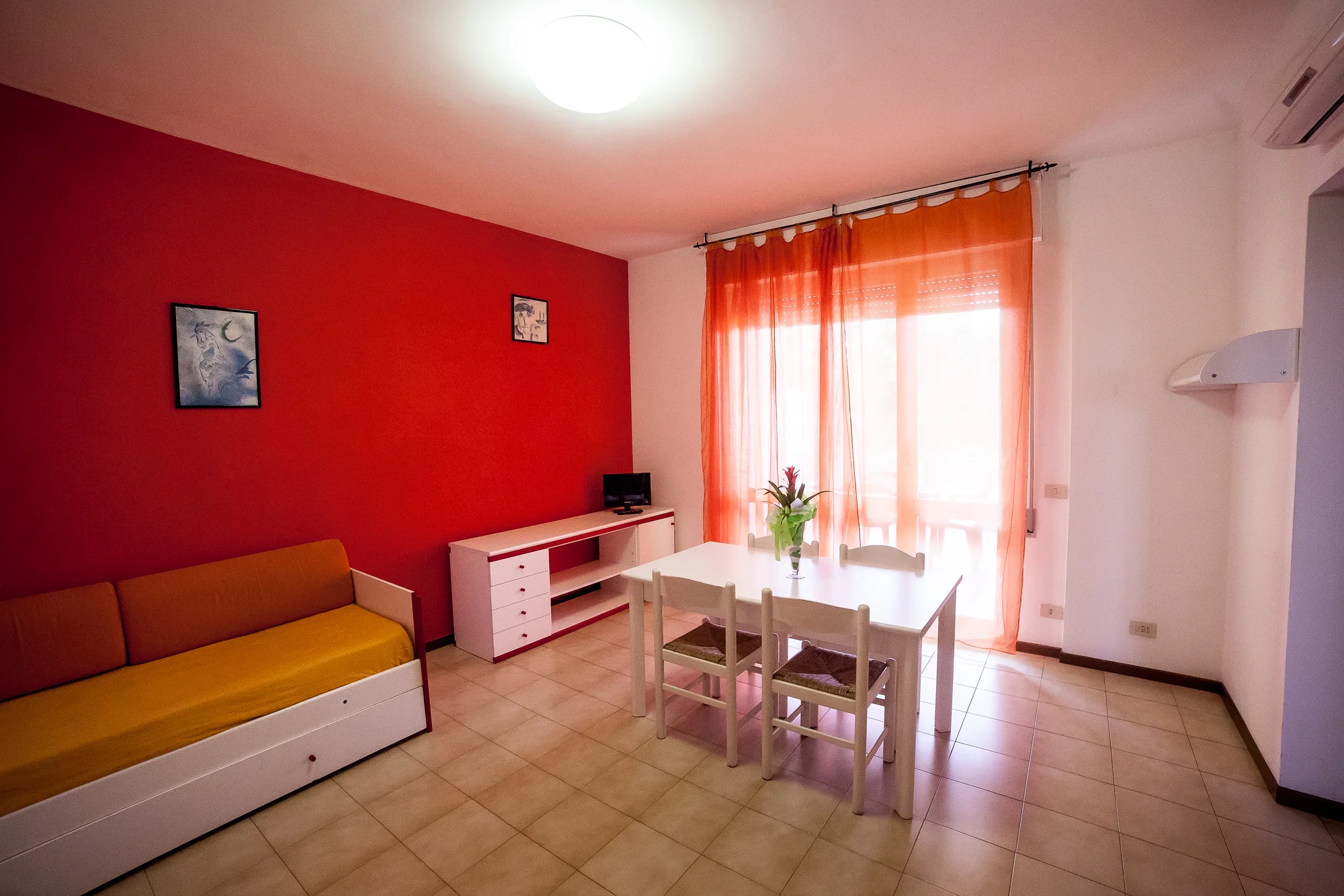 Italská dovolená v oblasti mezi Ligurií a Toskánskem: apartmány s kuchyňkou, venkovní bazény