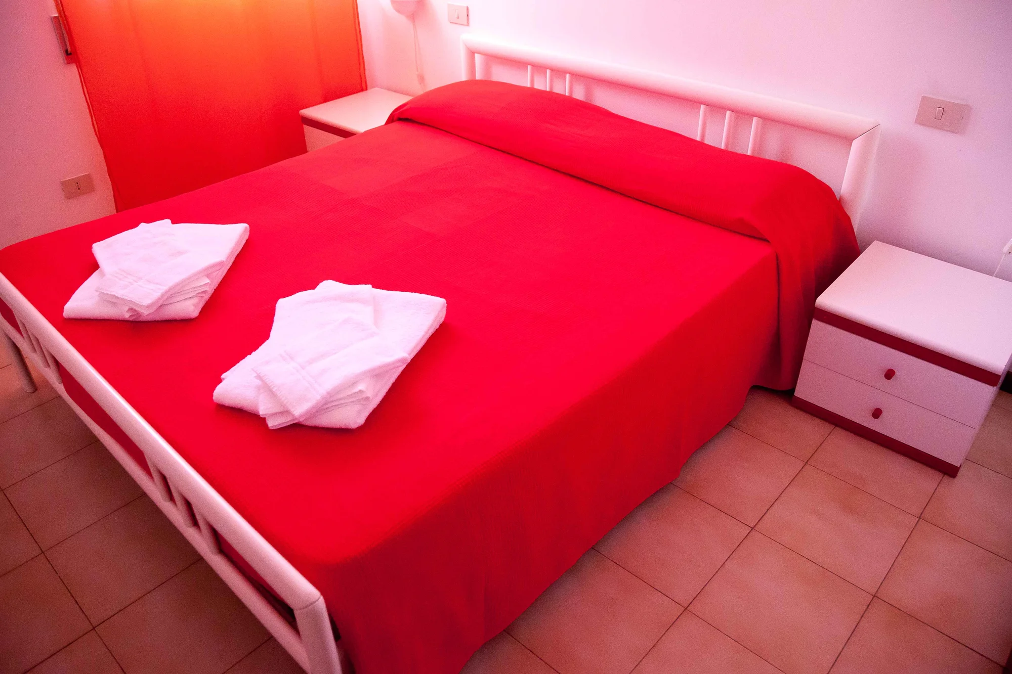 Italská dovolená v oblasti mezi Ligurií a Toskánskem: apartmány s kuchyňkou, venkovní bazény