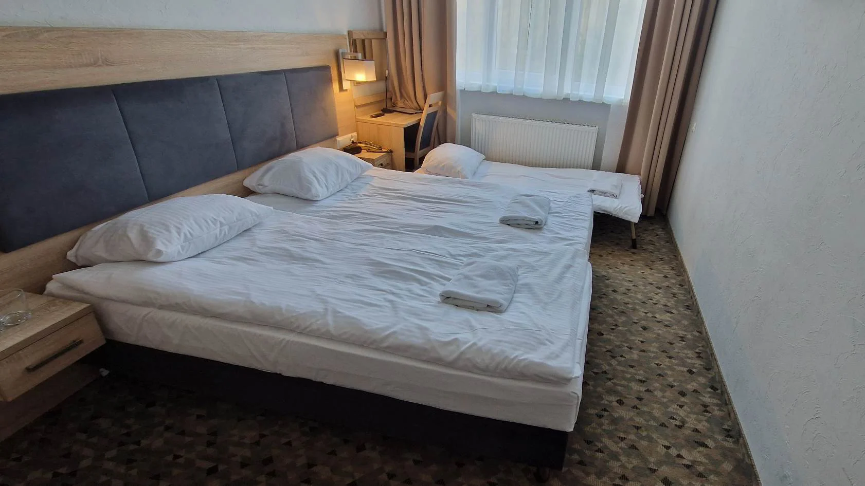 Parádní rodinná dovolená: domky nebo pokoje u jezerní pláže, snídaně i polopenze, wellness