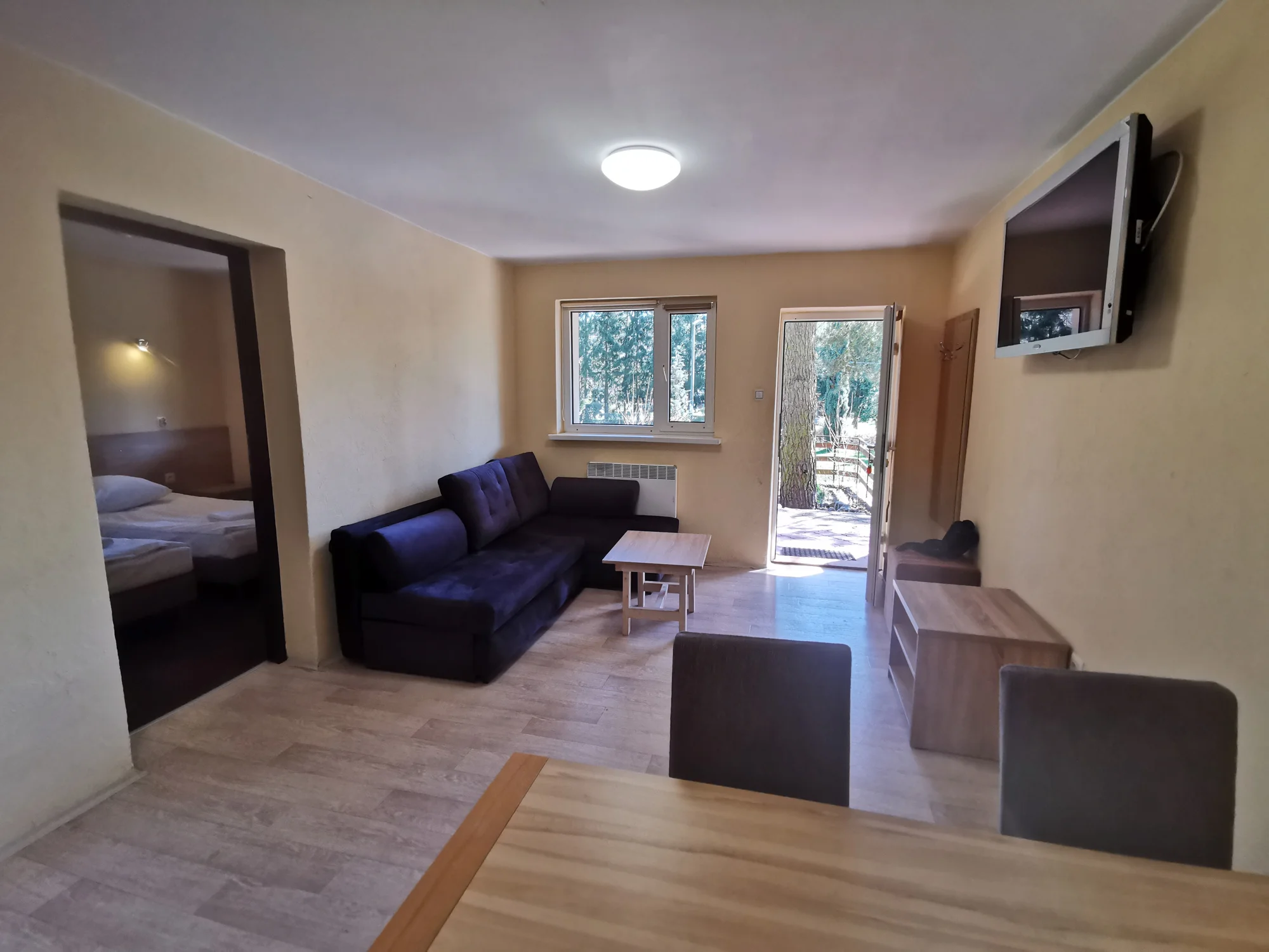 Parádní rodinná dovolená: domky nebo pokoje u jezerní pláže, snídaně i polopenze, wellness