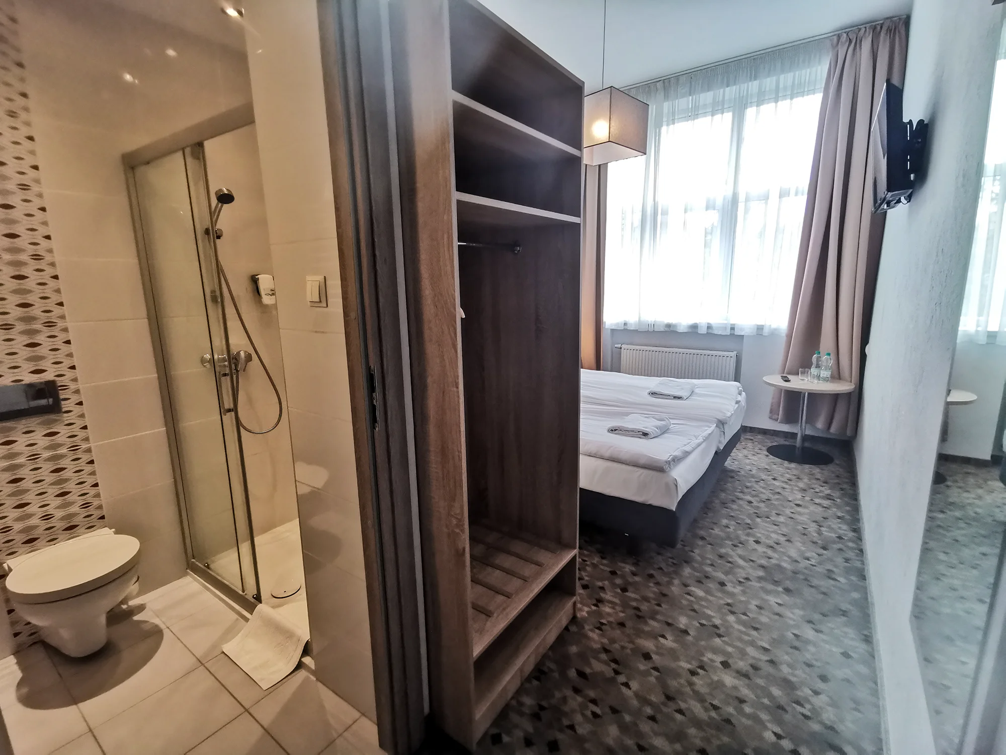 Parádní rodinná dovolená: domky nebo pokoje u jezerní pláže, snídaně i polopenze, wellness