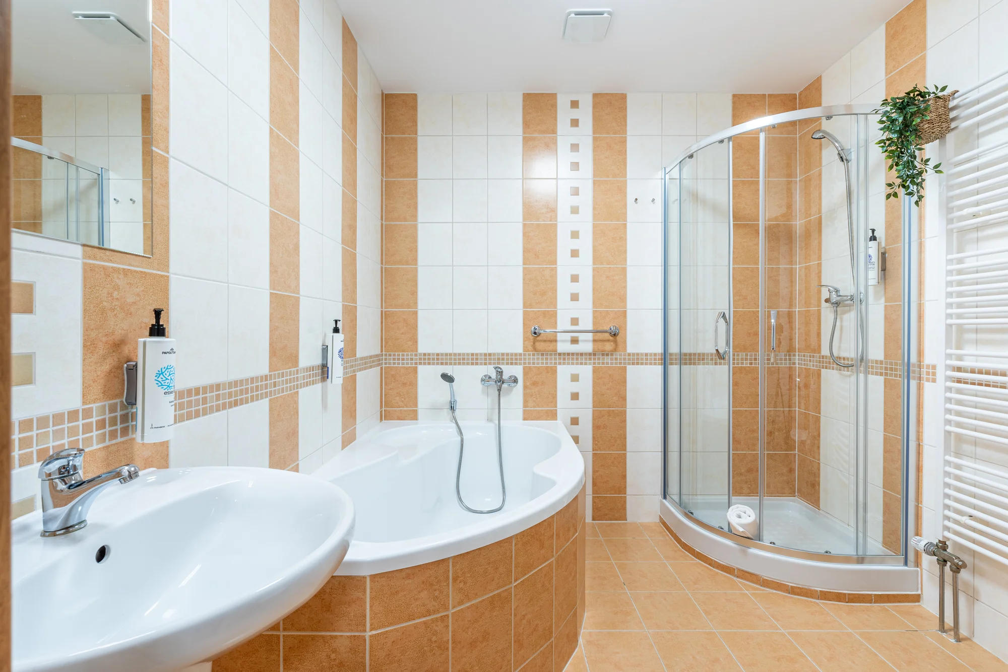 Penzion v podhůří Beskyd: snídaně, sleva na wellness, bobovou dráhu i golf, v zimě lyžování
