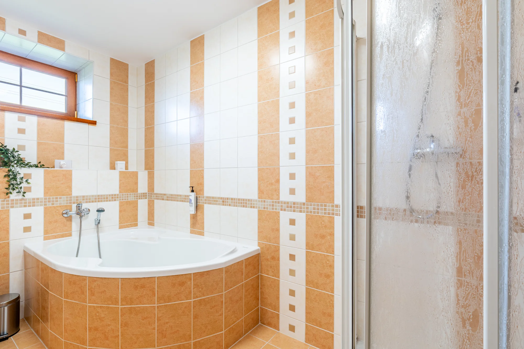 Penzion v podhůří Beskyd: snídaně, sleva na wellness, bobovou dráhu i golf, v zimě lyžování