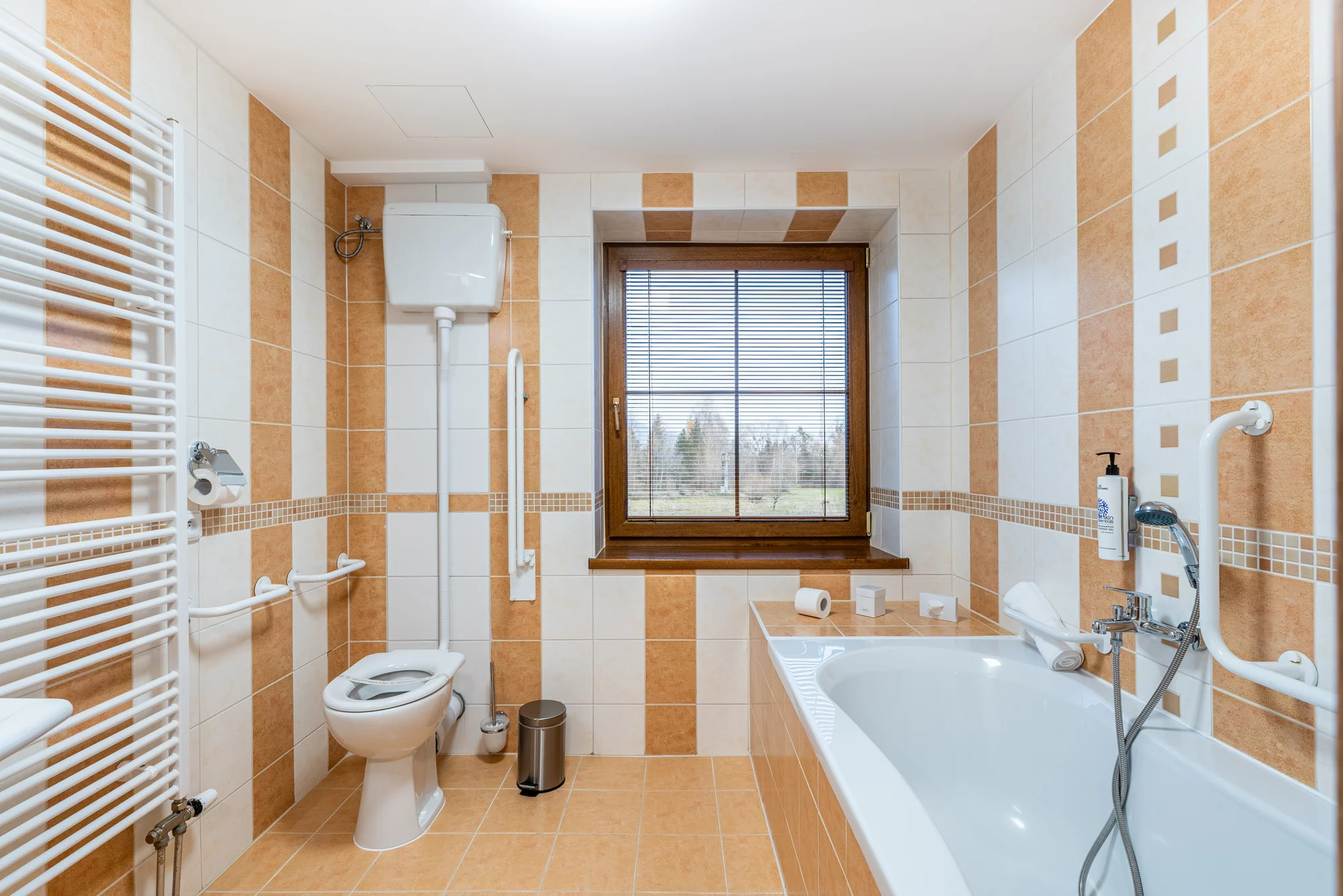 Penzion v podhůří Beskyd: snídaně, sleva na wellness, bobovou dráhu i golf, v zimě lyžování