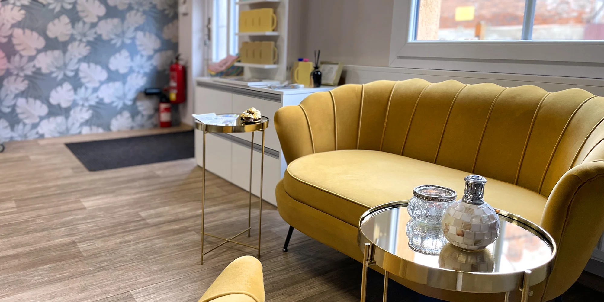 Krásné ruce: manikúra s parafínovým zábalem i aplikace CND shellacu nebo CND plexigelu