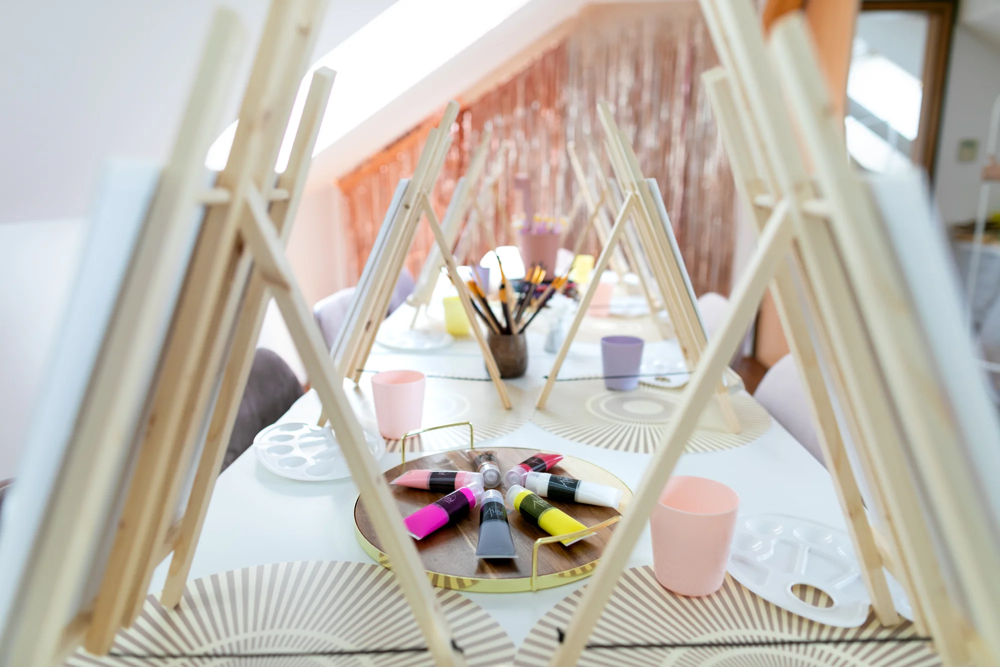 Kreativní program pro děti: líčení, malba na plátno, tvoření i zážitek pro maminku s dcerou