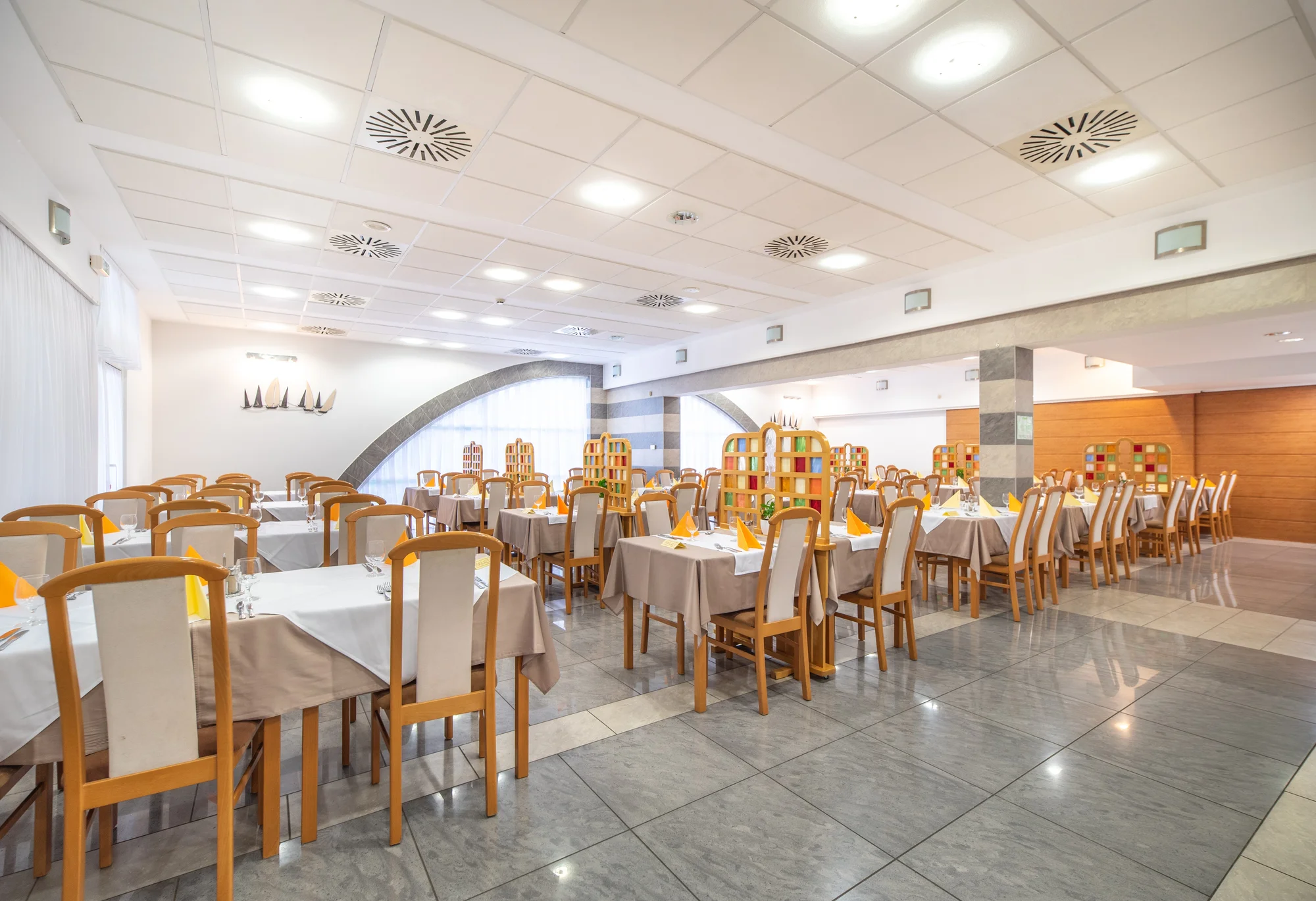Hotel 300 m od Balatonu: neomezený wellness a polopenze