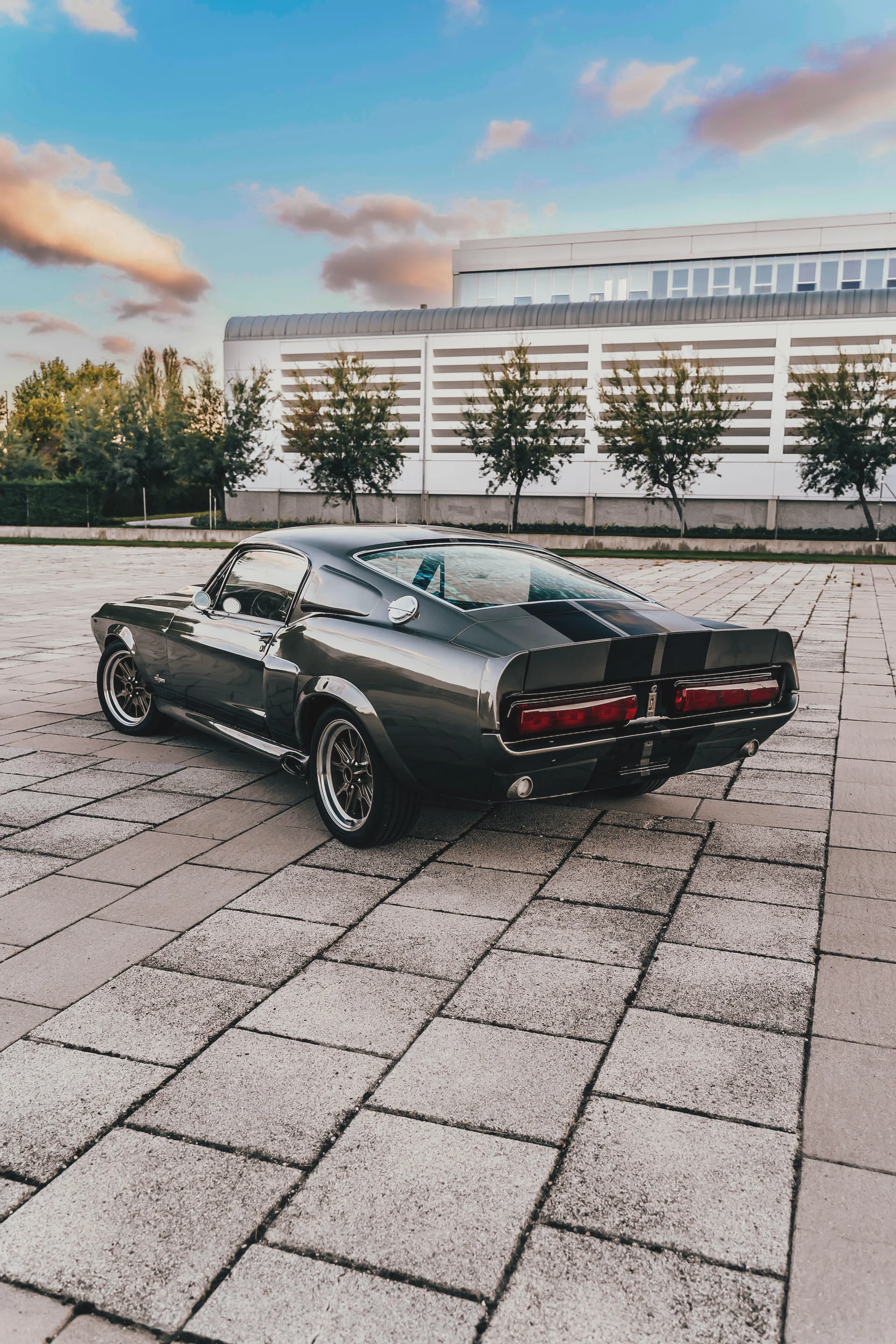 Jízda zpátky časem: spolujízda či půjčení Mustangu z roku 1967, V8, výfuky Magnaflow