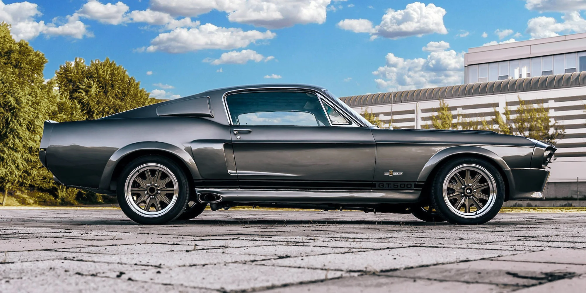 Jízda zpátky časem: spolujízda či půjčení Mustangu z roku 1967, V8, výfuky Magnaflow