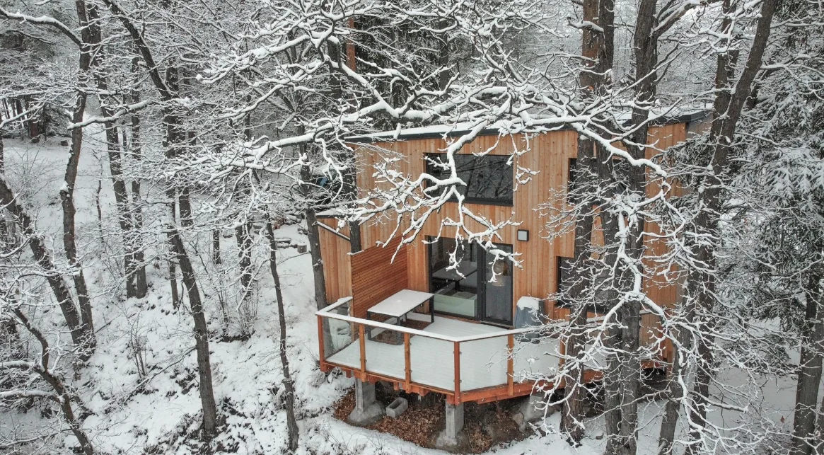 Moderní chata u Českých Budějovic a Krumlova: finská sauna, terasa, kapacita až pro 6 osob