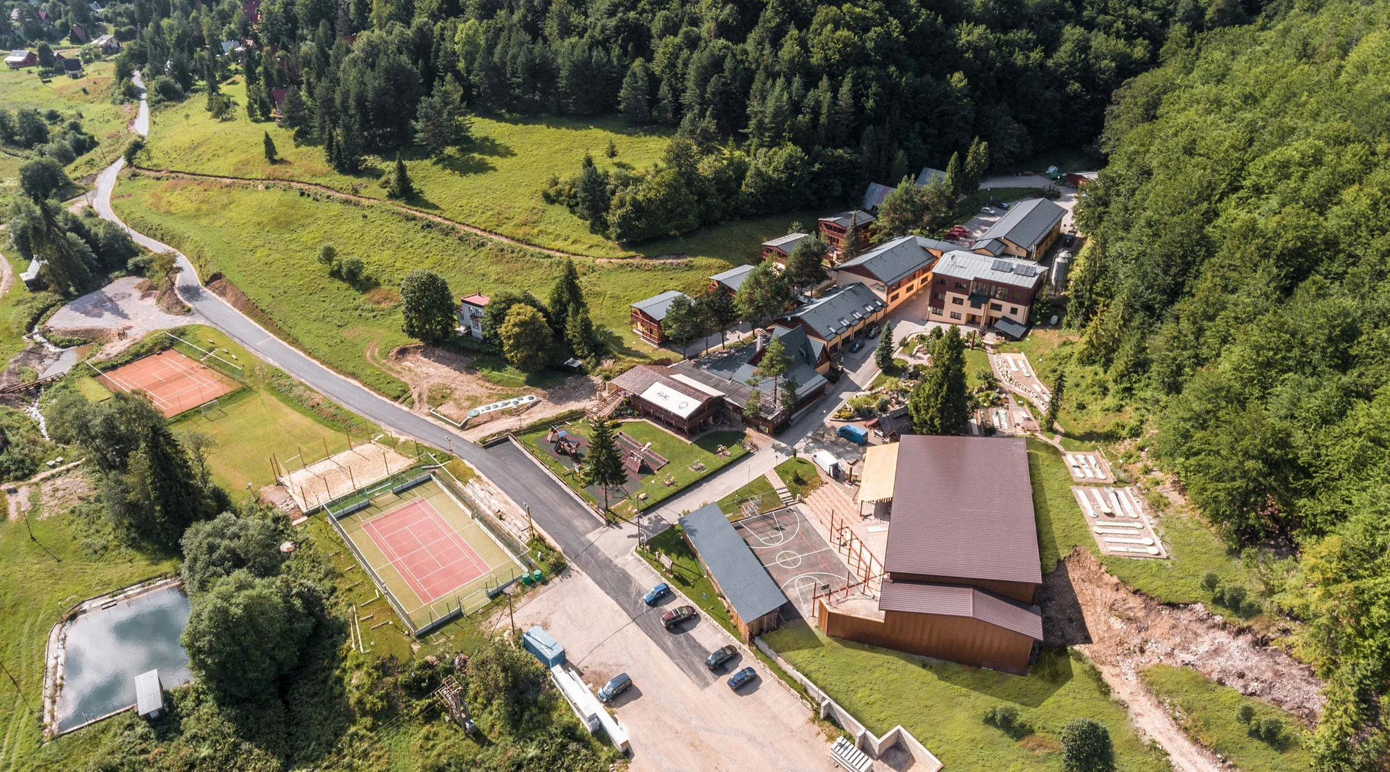 Horský hotel nedaleko Spišského hradu: polopenze, wellness a sporty