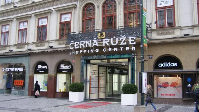 Čokoládová kosmetická péče včetně masáže teplými kameny a mikromasáží očního okolí