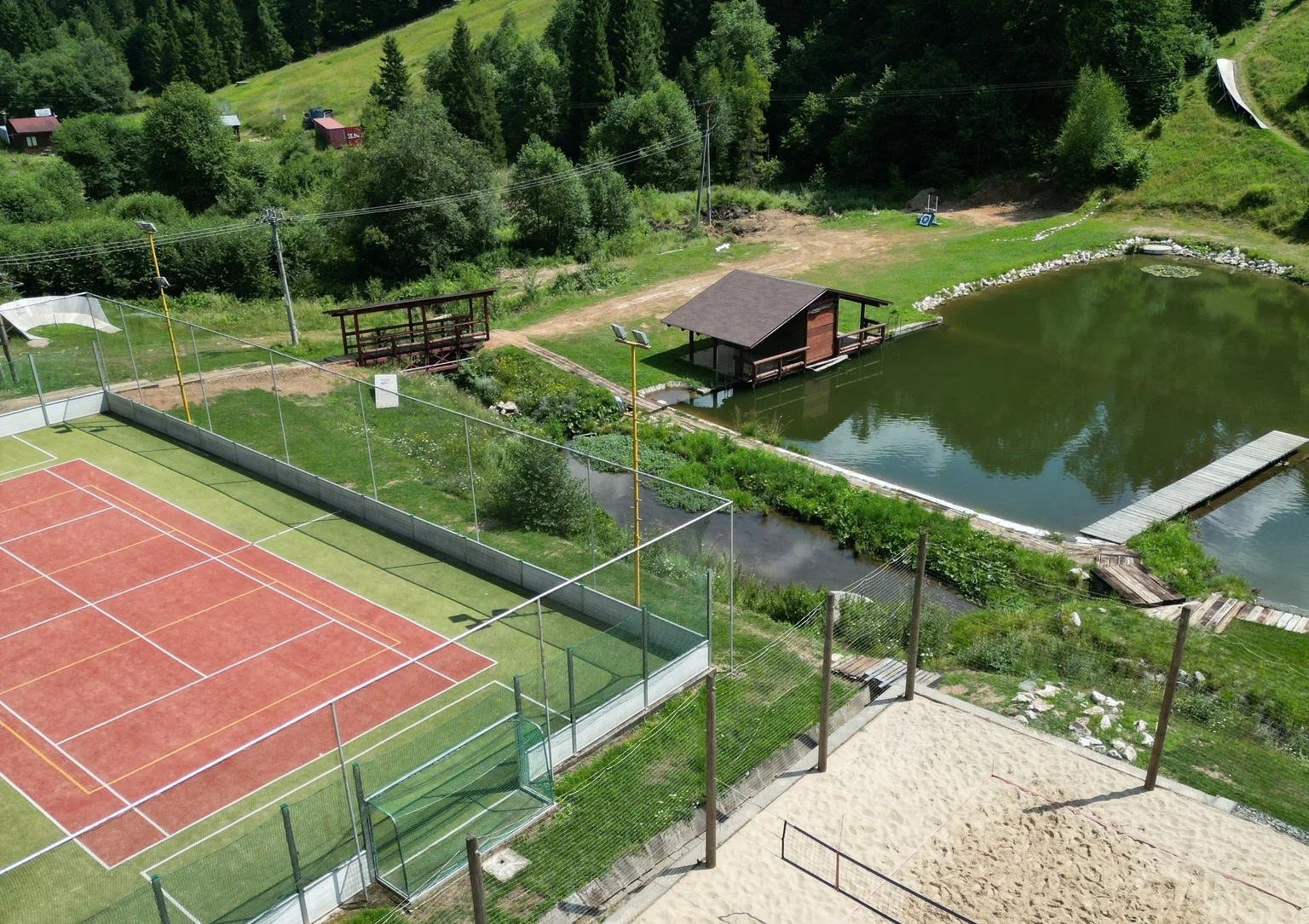 Horský hotel nedaleko Spišského hradu: polopenze, wellness a sporty