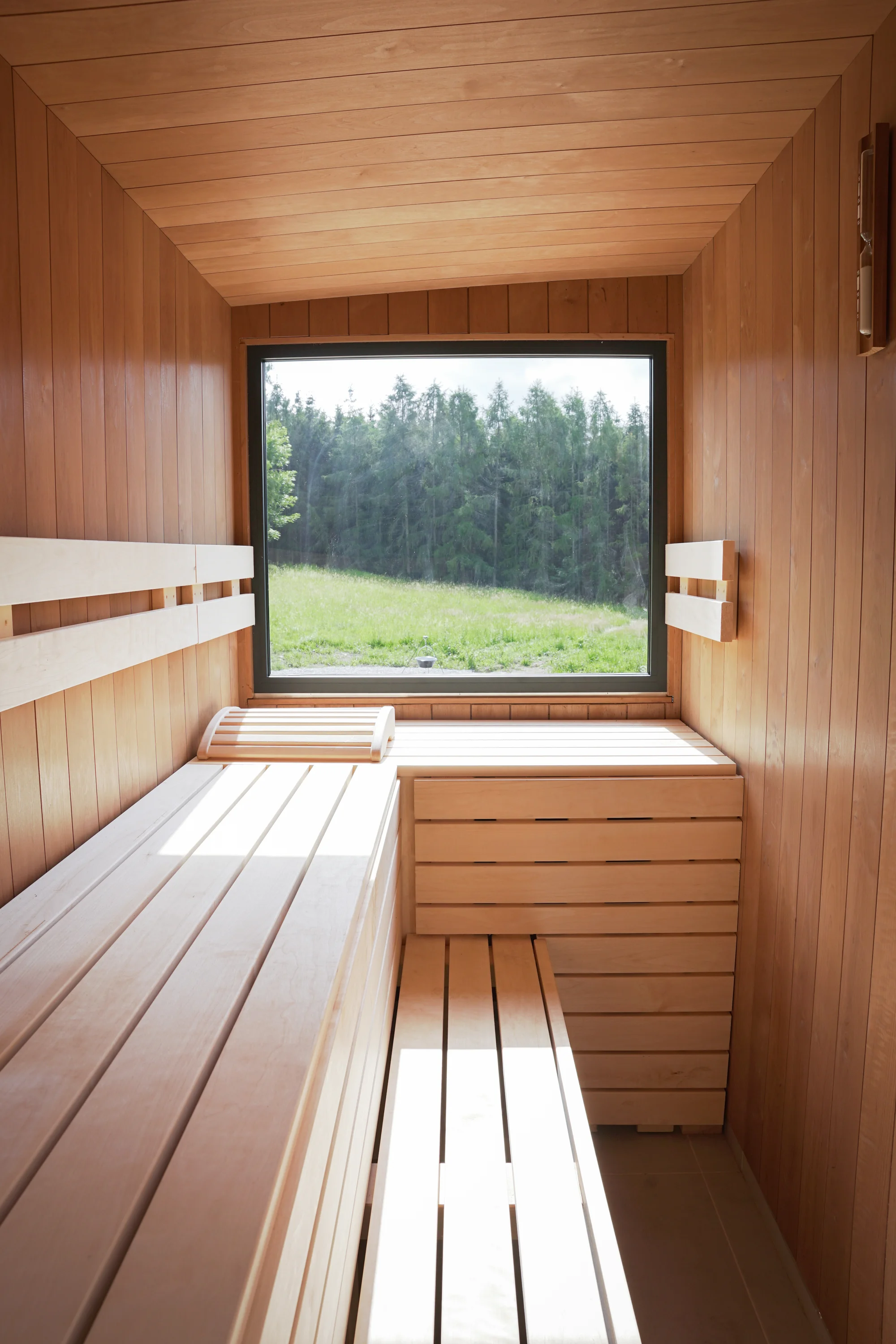 Moderní chata v jižních Čechách: vlastní sauna, vířivý sud i kapacita až 6 osob