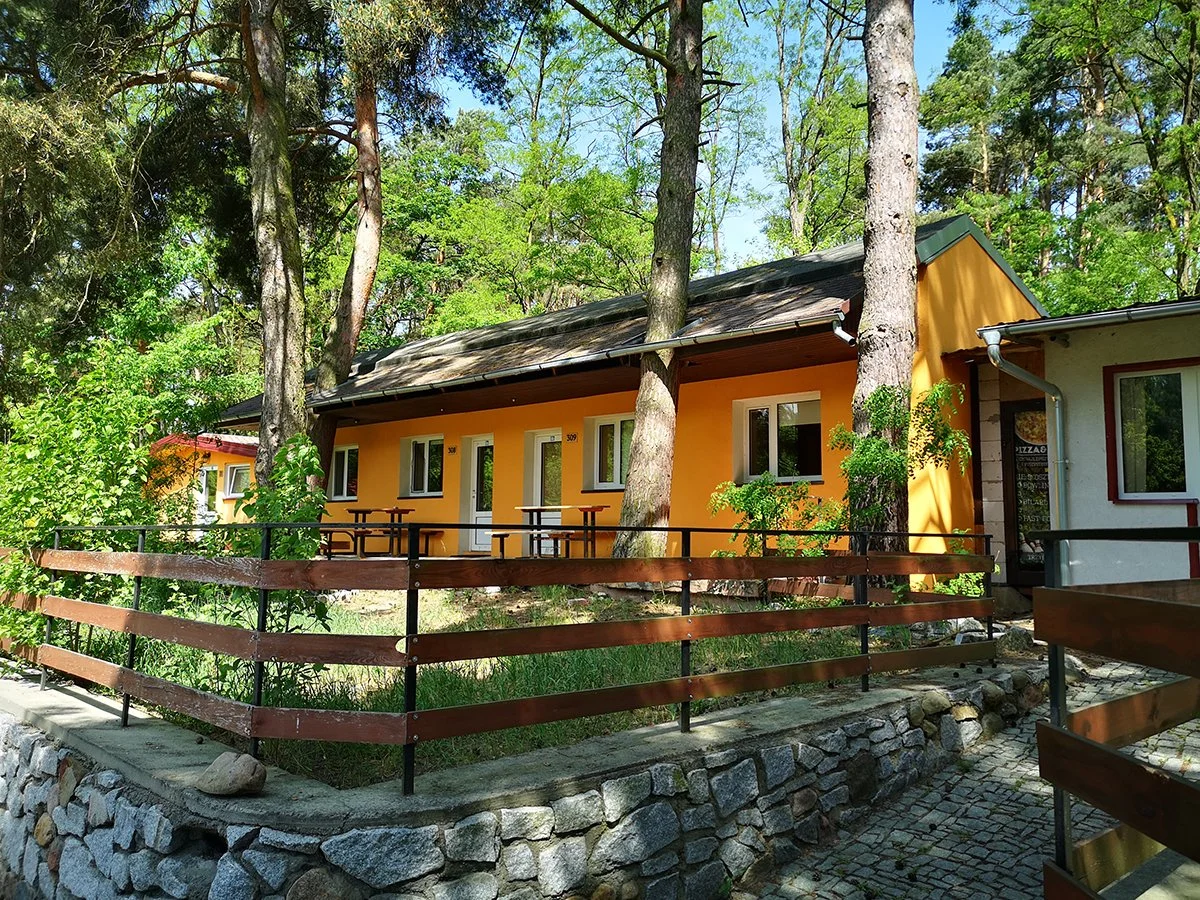 Parádní rodinná dovolená: domky nebo pokoje u jezerní pláže, snídaně i polopenze, wellness