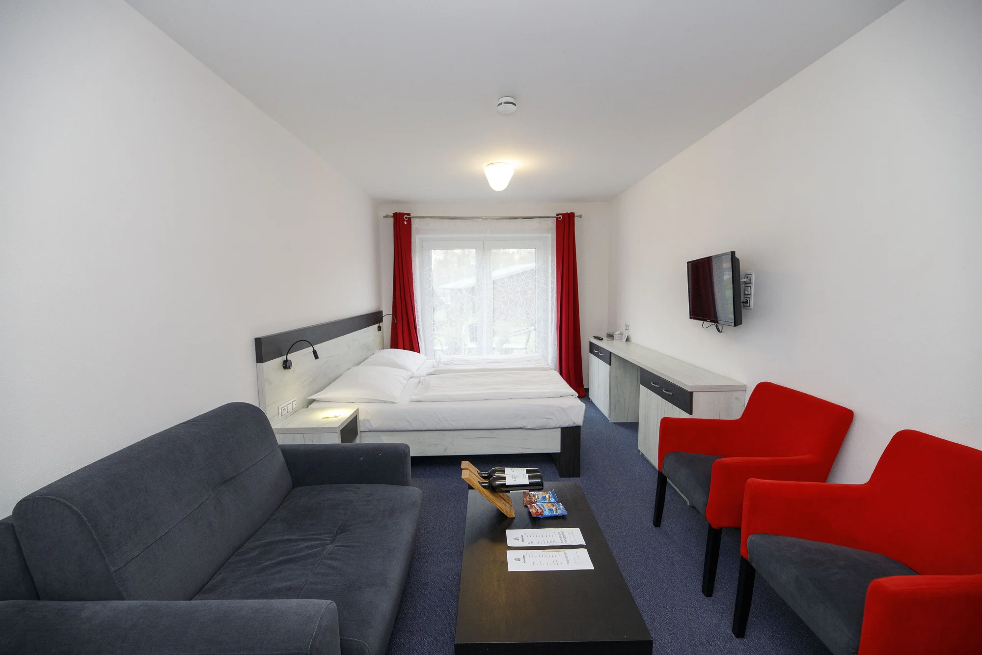 Pobyt v novém hotelu v Českém Švýcarsku: snídaně, případně i jedna večeře a koupací sud