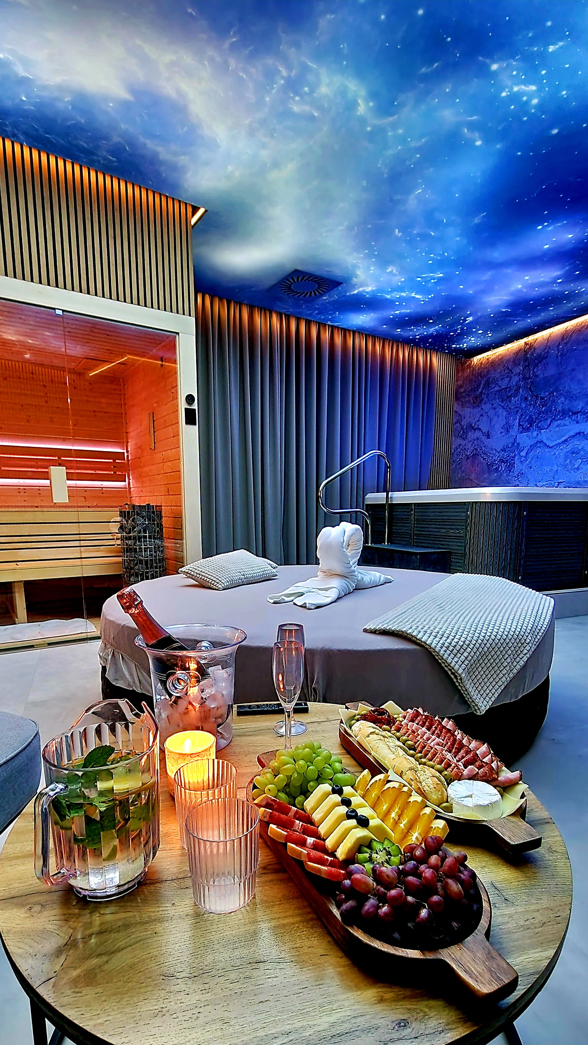 Nové privátní wellness v Hloubětíně: velký whirlpool, finská sauna, dvě relaxační zóny na výběr a drink