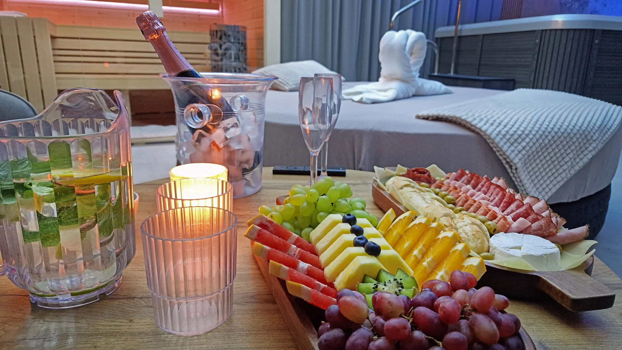 Nové privátní wellness v Hloubětíně: velký whirlpool, finská sauna, dvě relaxační zóny na výběr a drink