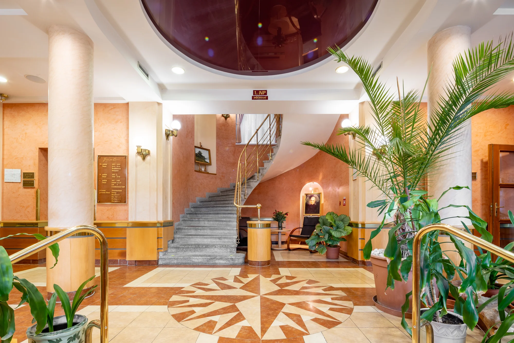 4* pobyt v centru Karlových Varů: ubytování se snídaní, wellness i projížďkou v kočáře