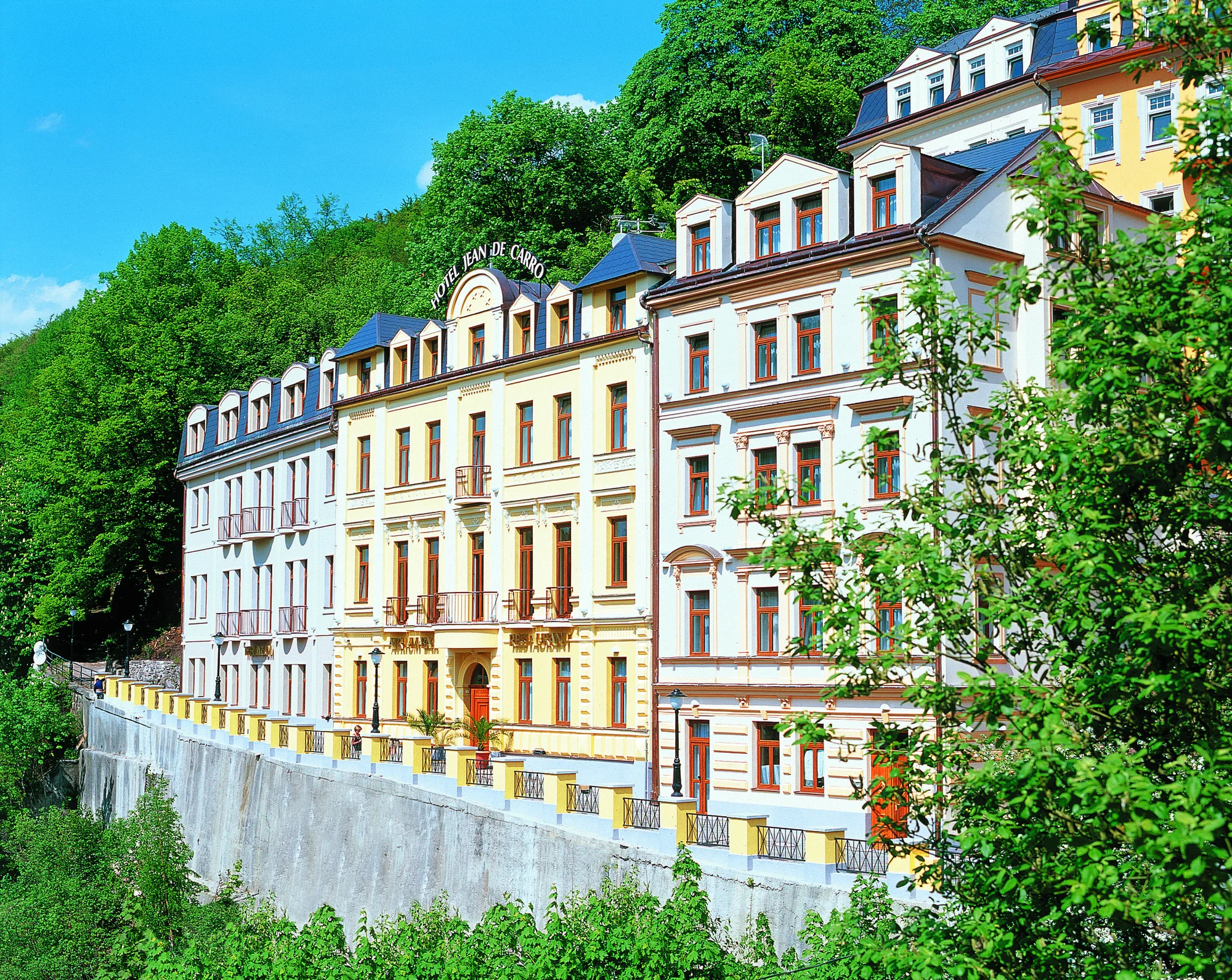 4* pobyt v centru Karlových Varů: ubytování se snídaní, wellness i projížďkou v kočáře