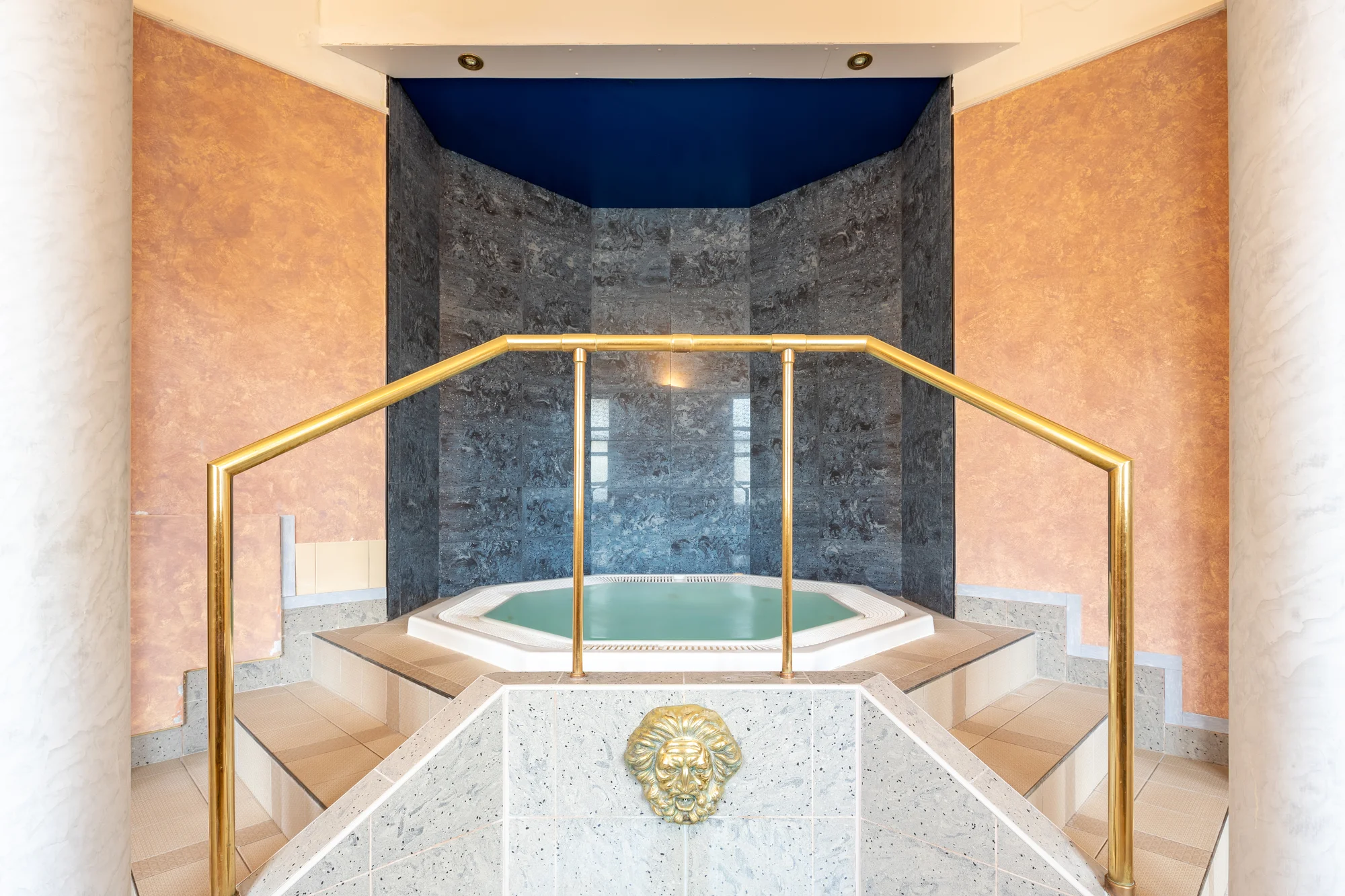 4* pobyt v centru Karlových Varů: ubytování se snídaní, wellness i projížďkou v kočáře