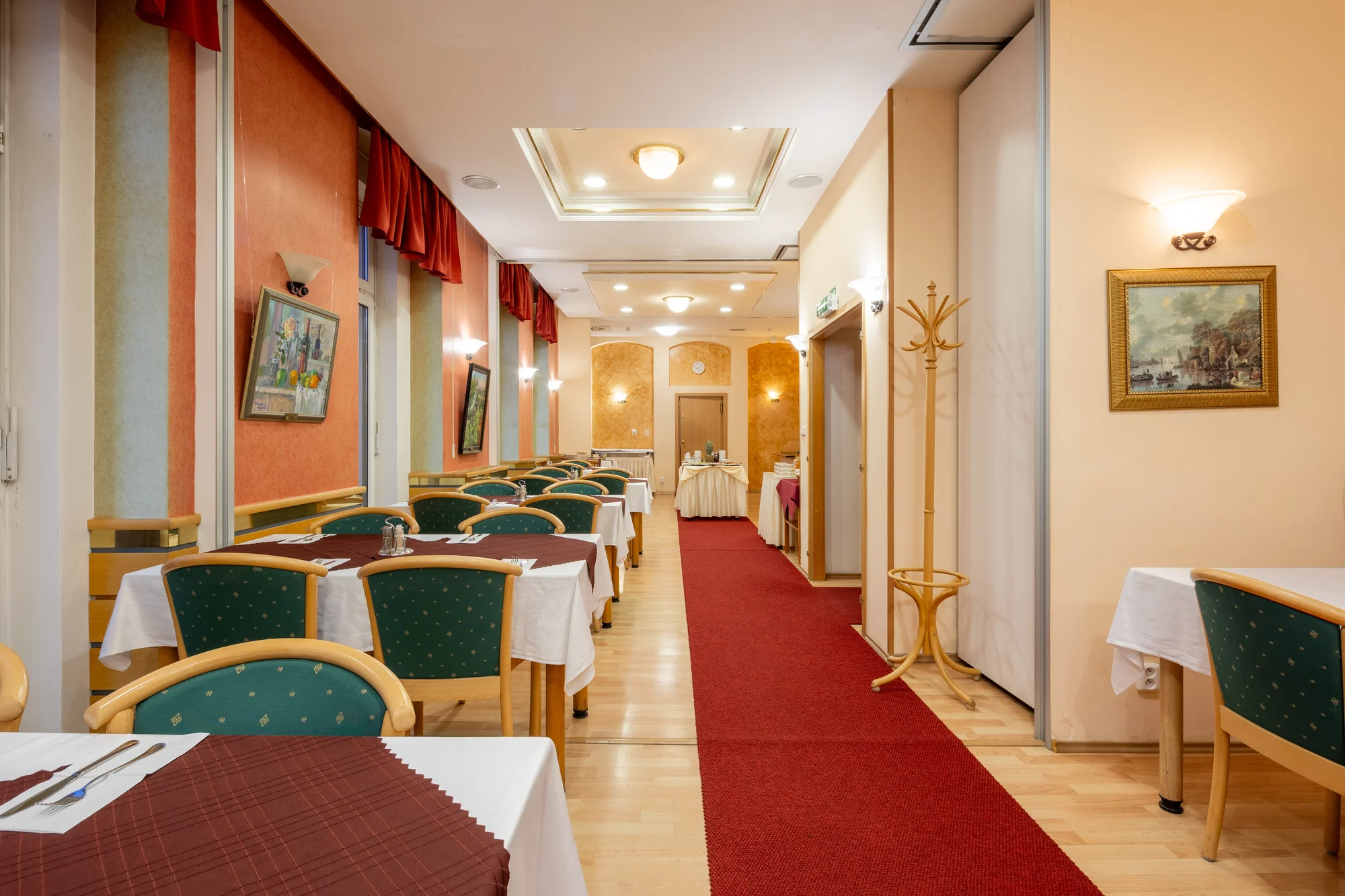 4* pobyt v centru Karlových Varů: ubytování se snídaní, wellness i projížďkou v kočáře