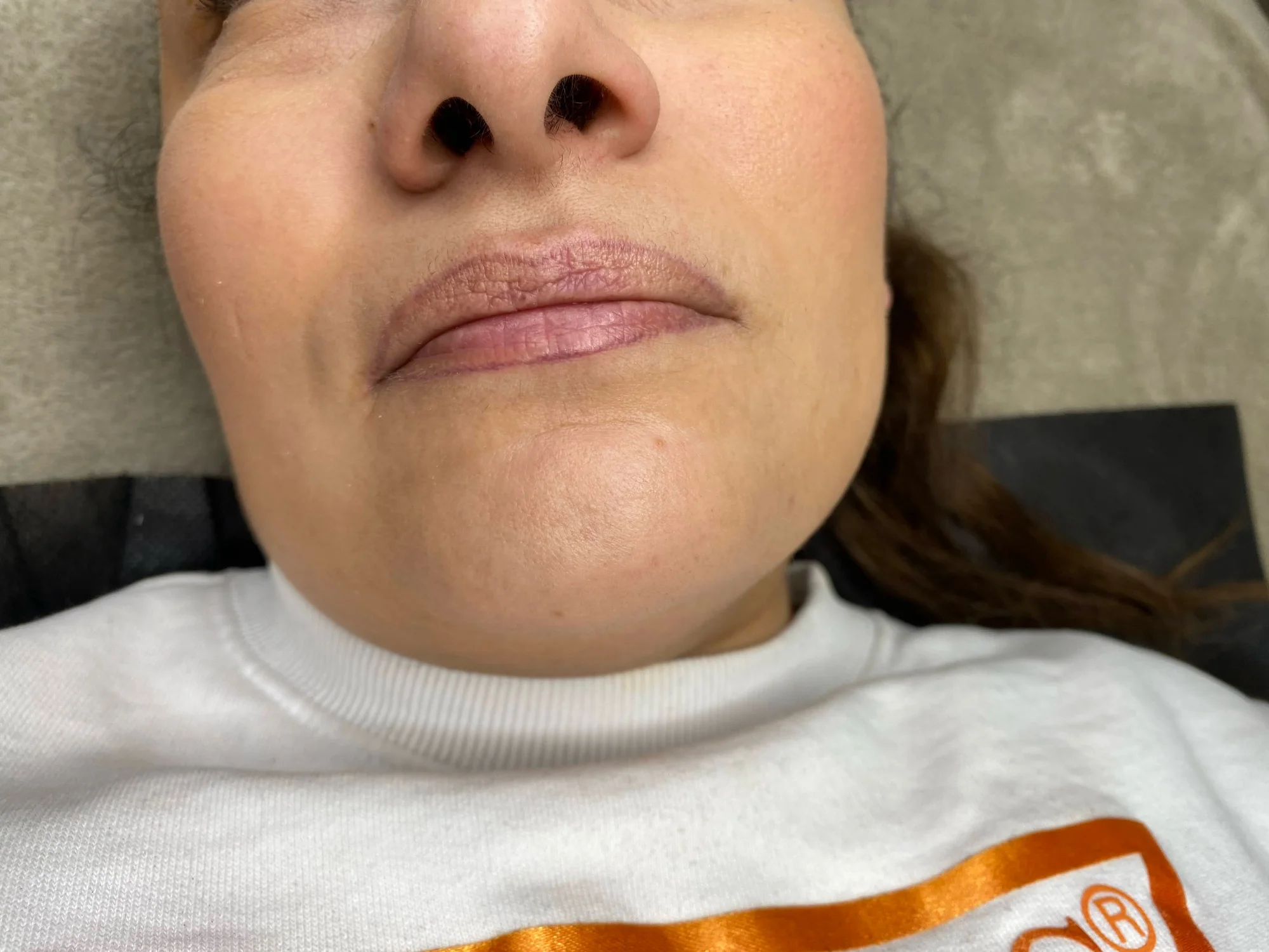 Permanentní make-up očních linek, rtů technikou akvarel či pudrového obočí