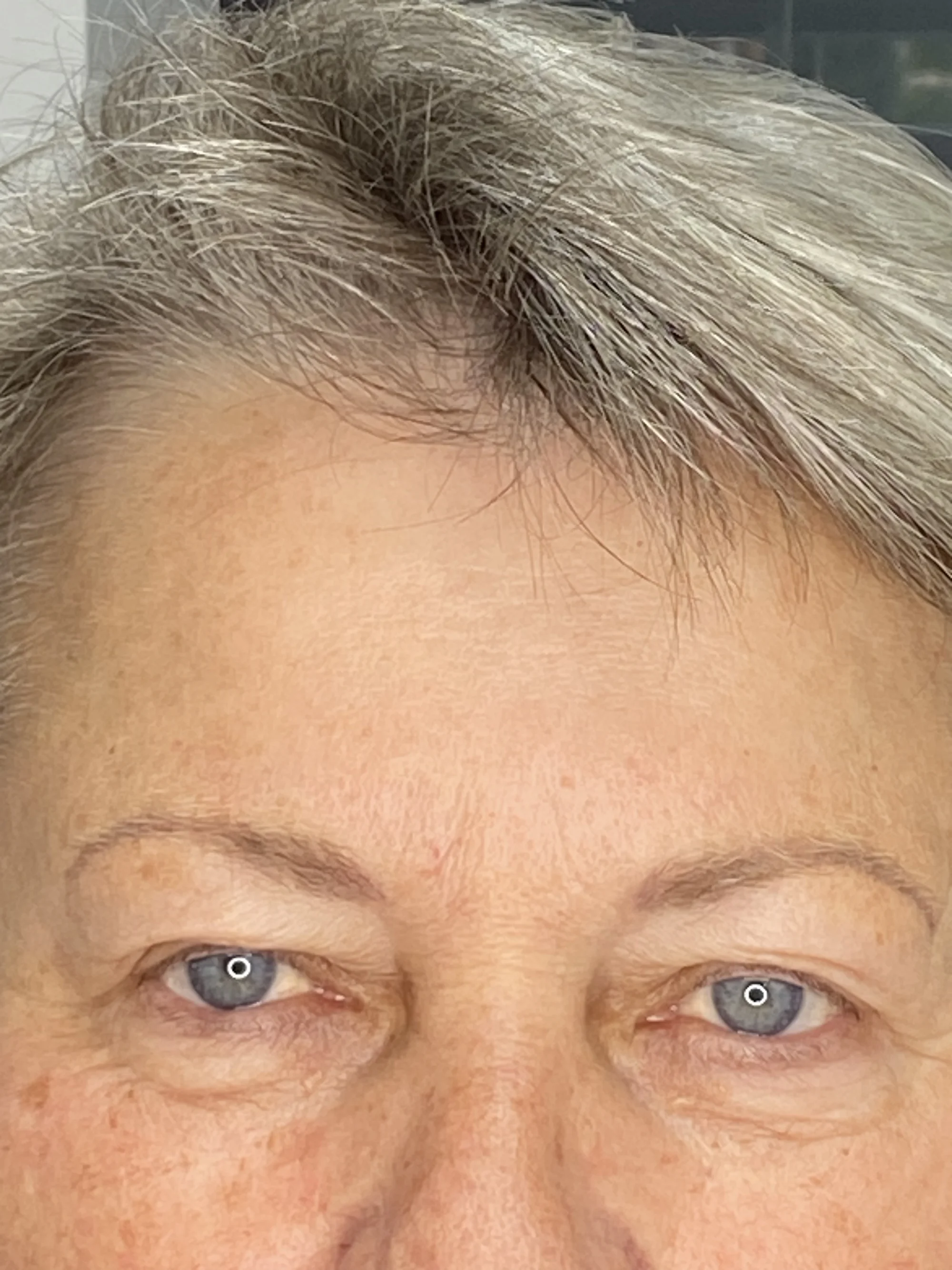 Permanentní make-up očních linek, rtů technikou akvarel či pudrového obočí