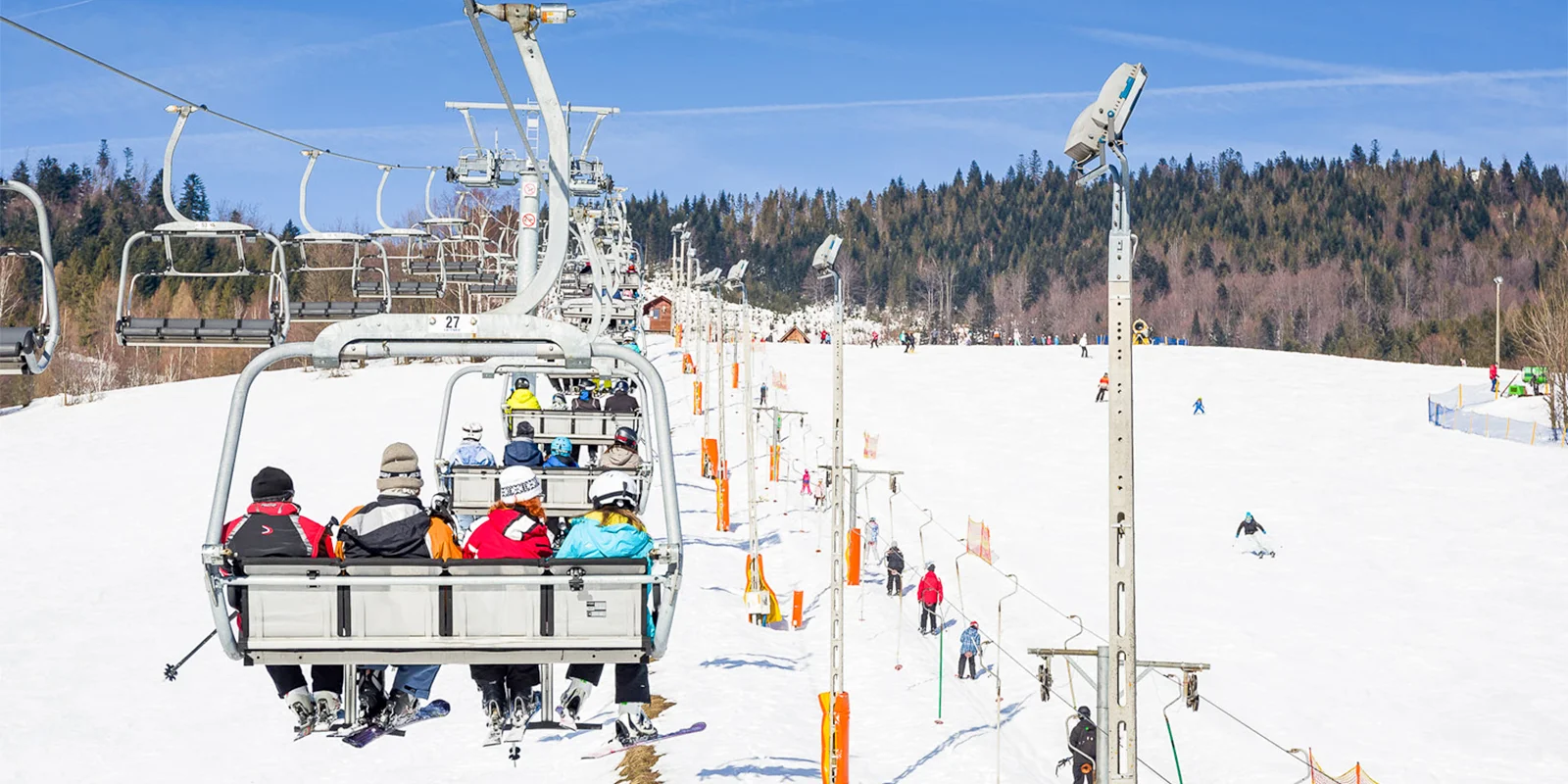 Denní skipas platný v 11 skiareálech ve Slezských Beskydech pro 1 osobu: až 30 km sjezdovek