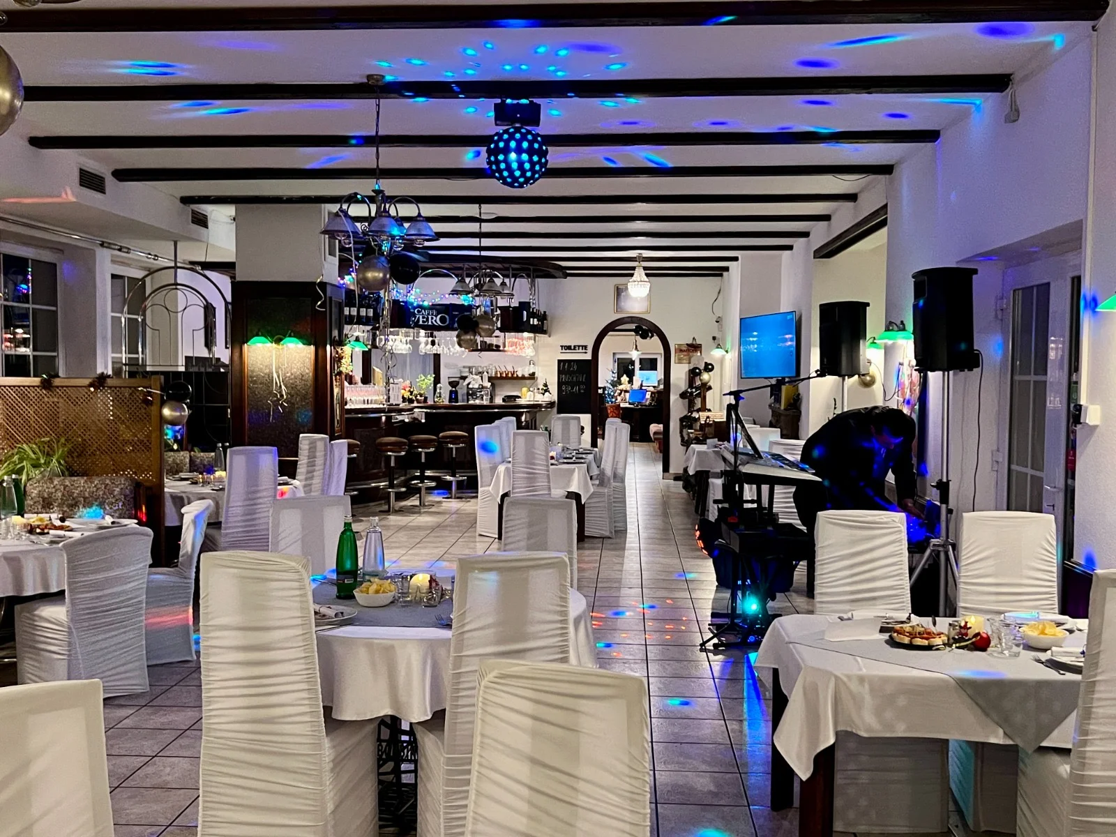 Voucher na 500 či 1 000 Kč na jídlo i nápoje v balkánské restauraci Balkaňeros