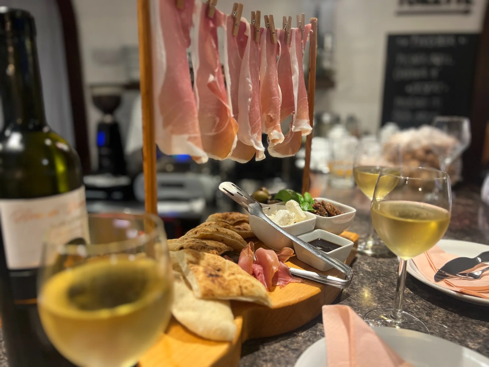 Voucher na 500 či 1 000 Kč na jídlo i nápoje v balkánské restauraci Balkaňeros