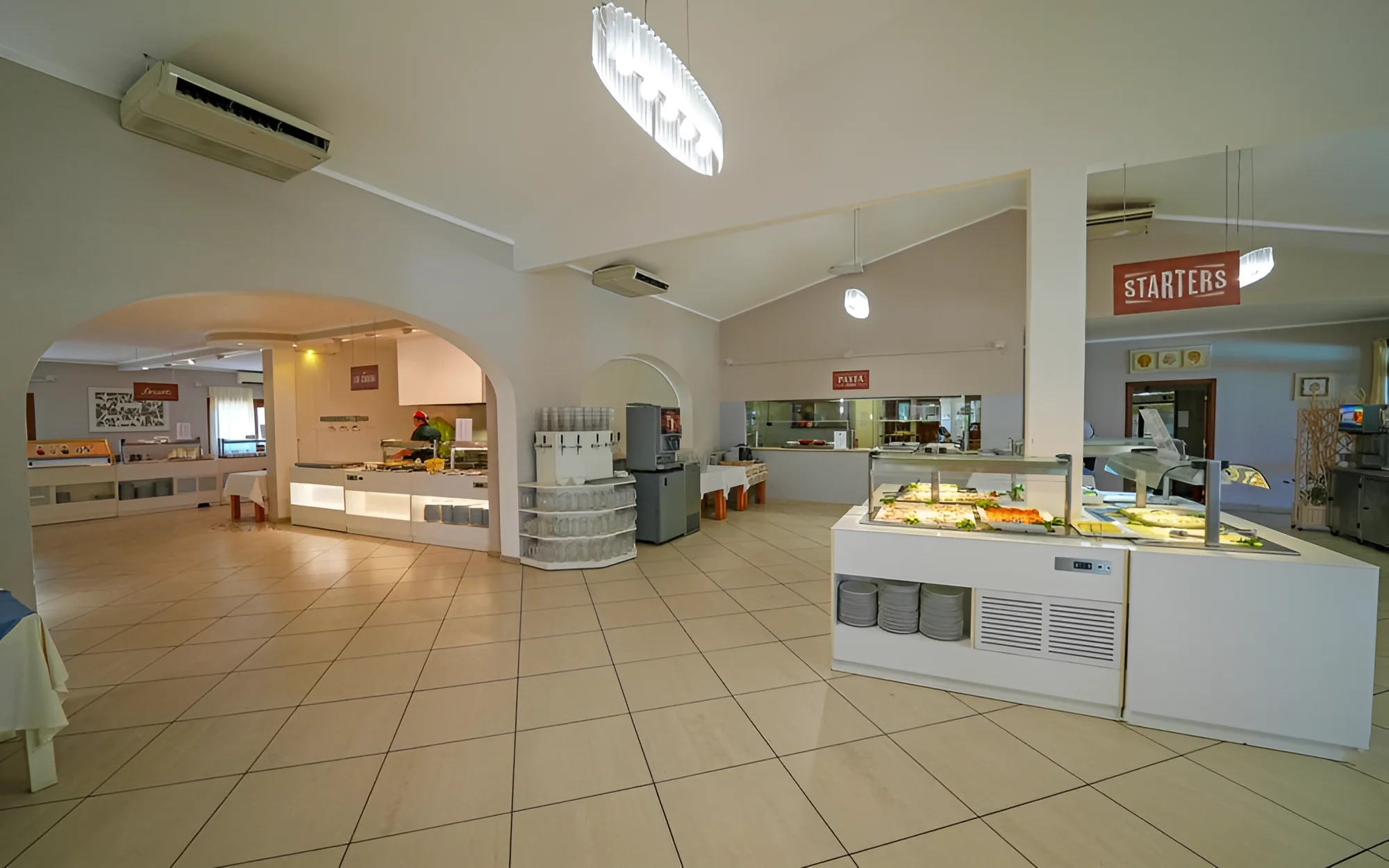 Rodinná dovolená na Sardinii: resort nedaleko písečné pláže, all inclusive light, animace