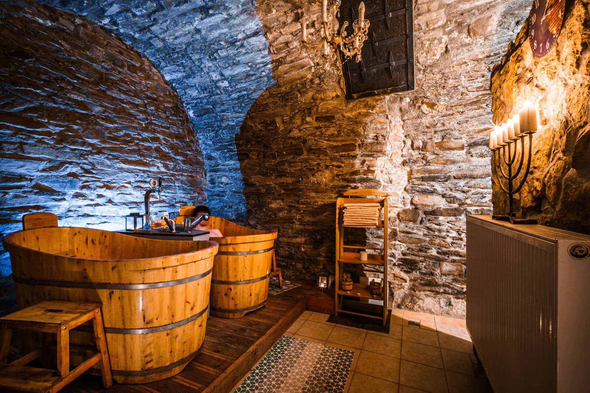Privátní pivní wellness: koupel, neomezená konzumace piva i infrasauna