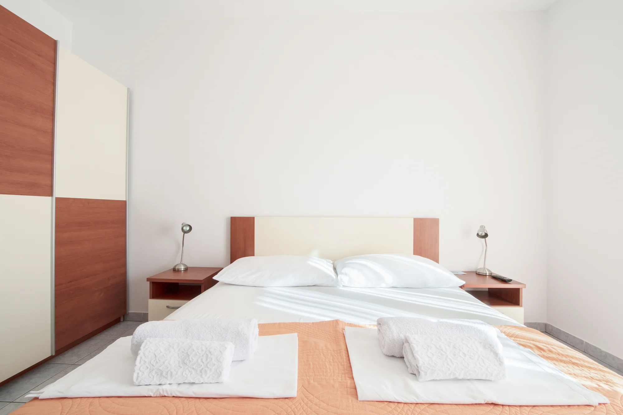 Chorvatská pohoda: pobyt v jednoduchém apartmánu na Omišské riviéře
