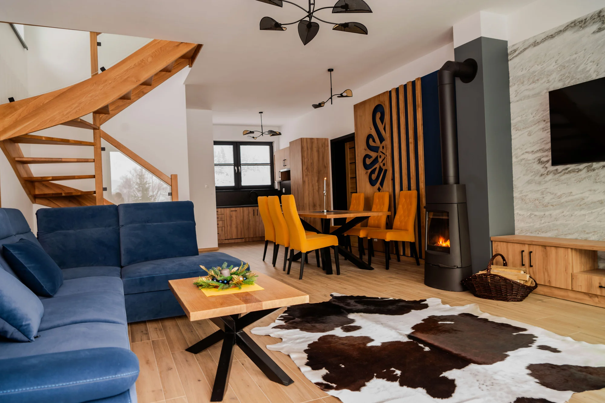 Moderní apartmány ve stylu horské chaty na břehu Dunajce přímo pod Třemi Korunami s výhledem, krbem i terasou